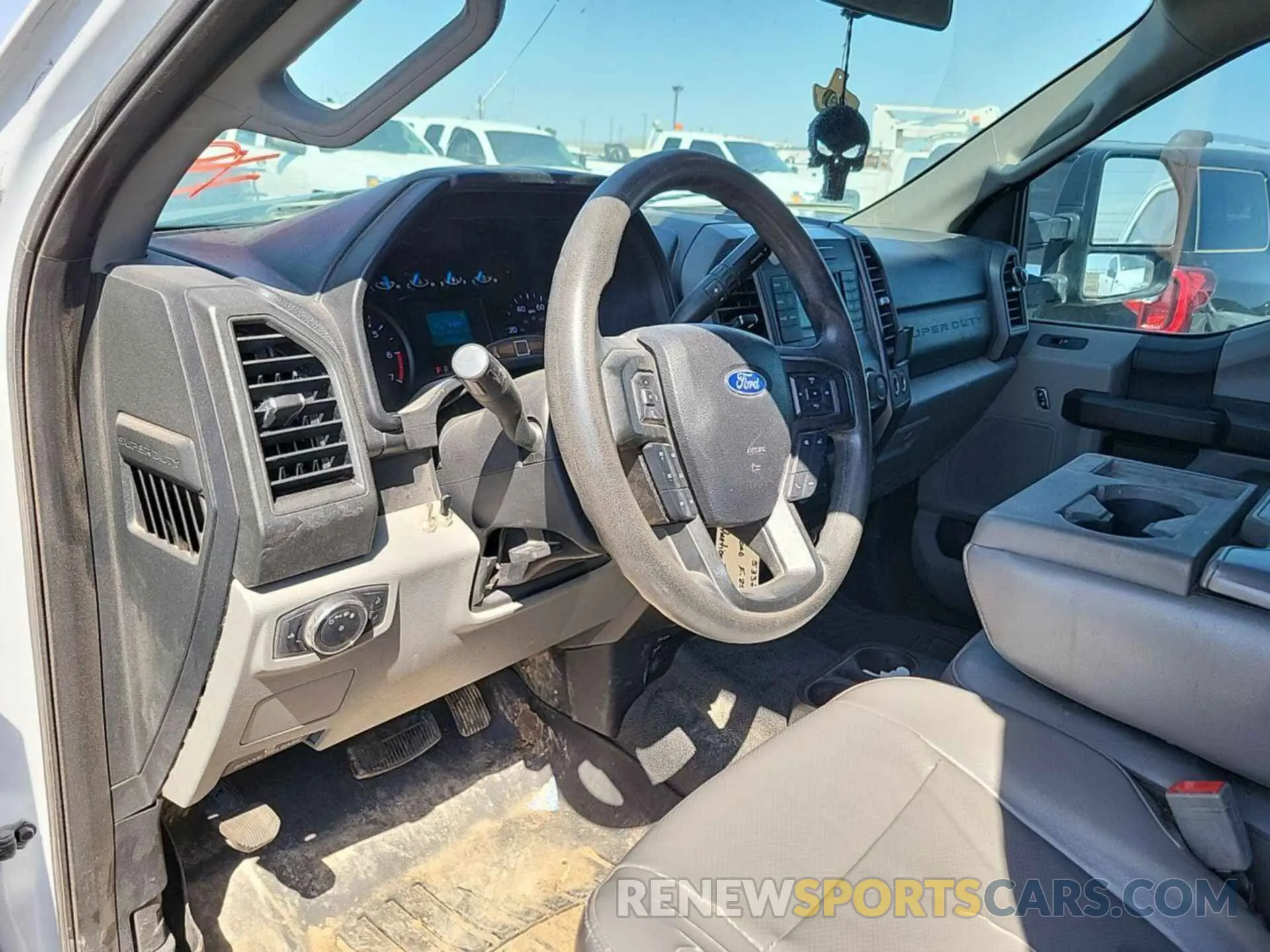 6 Photograph of a damaged car 1FT7X2A60KEE53324 FORD F250 2019