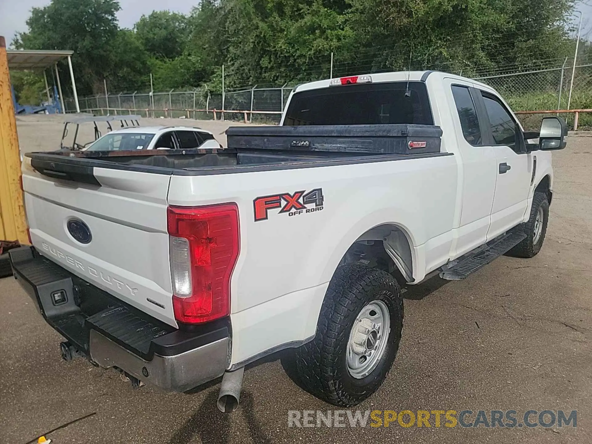 13 Photograph of a damaged car 1FT7X2B60KEC45118 FORD F250 2019