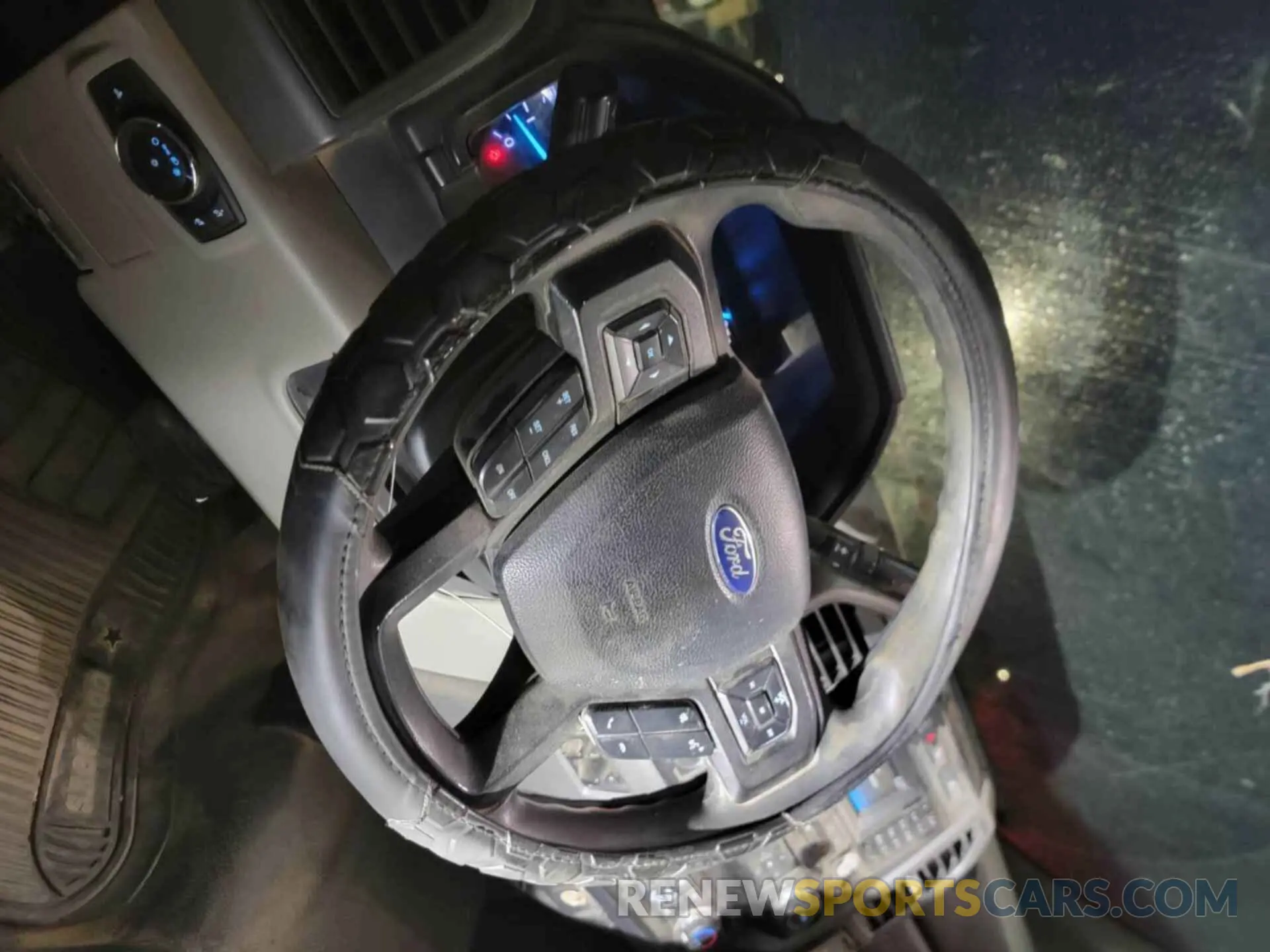 23 Photograph of a damaged car 1FT7X2B60KEC45118 FORD F250 2019