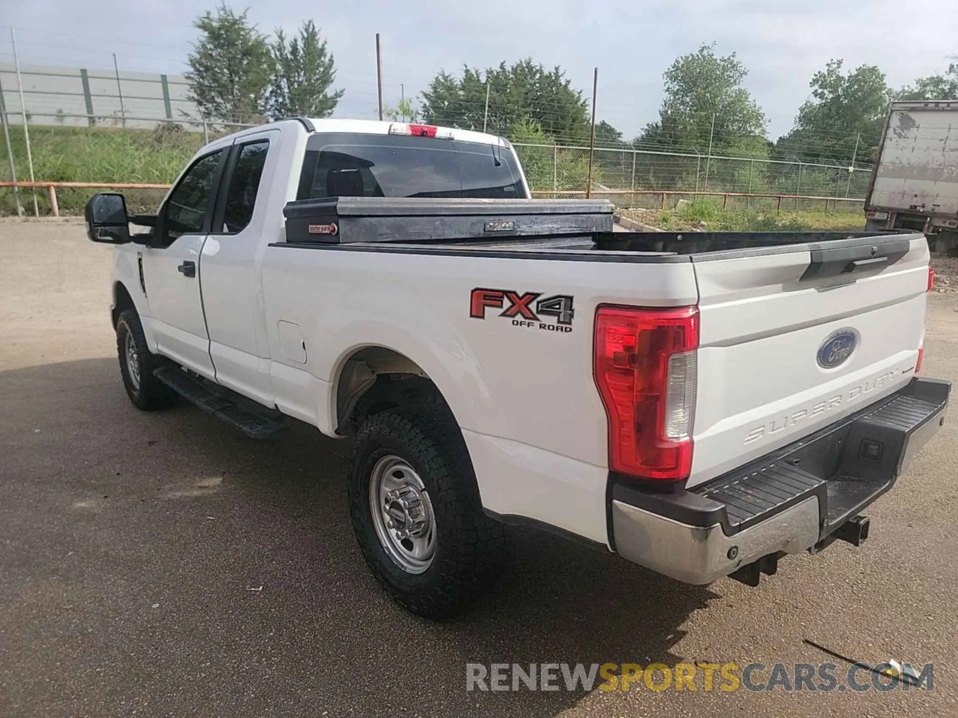 4 Photograph of a damaged car 1FT7X2B60KEC45118 FORD F250 2019