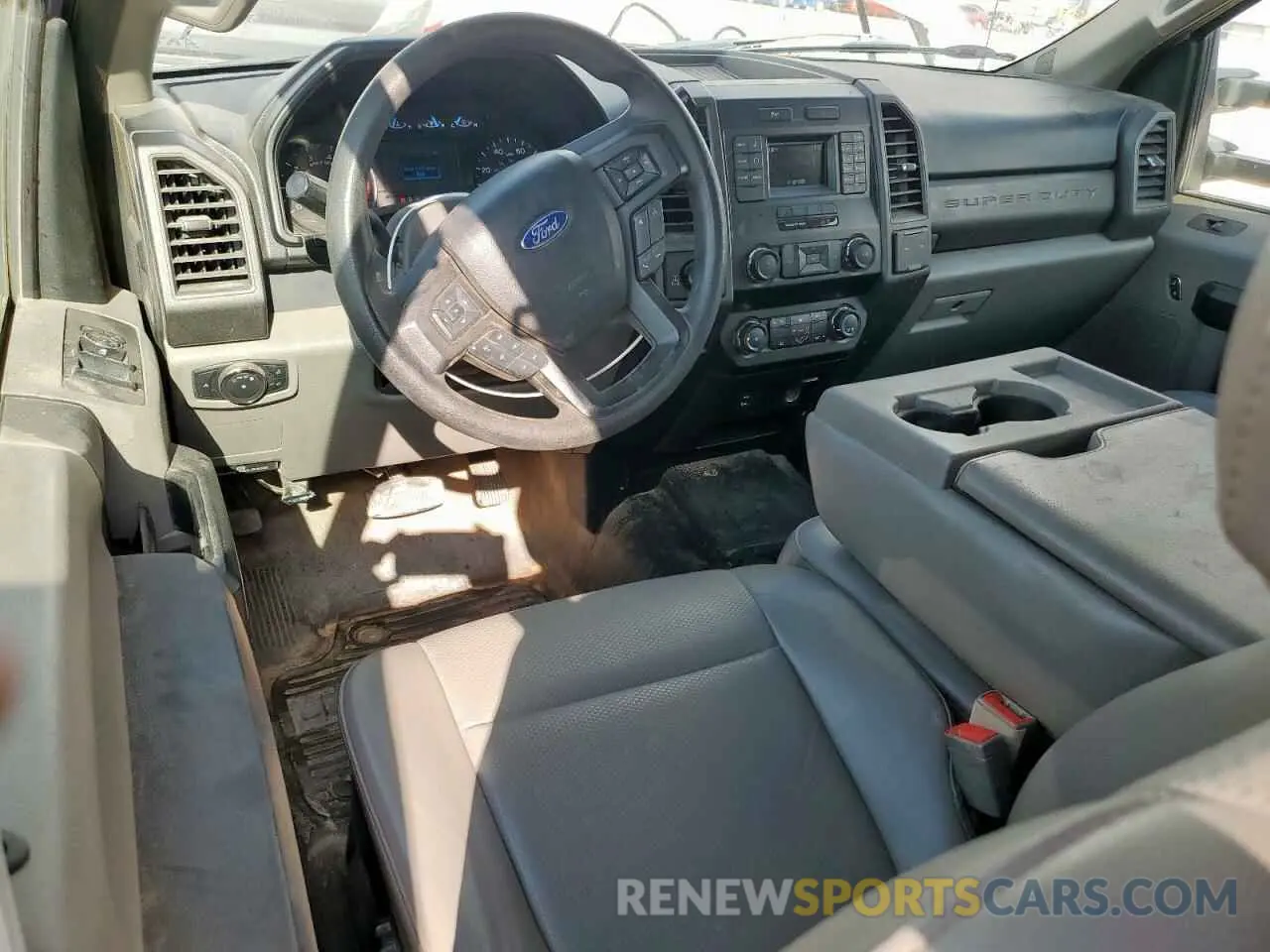 8 Photograph of a damaged car 1FT7X2B60KEG23826 FORD F250 2019