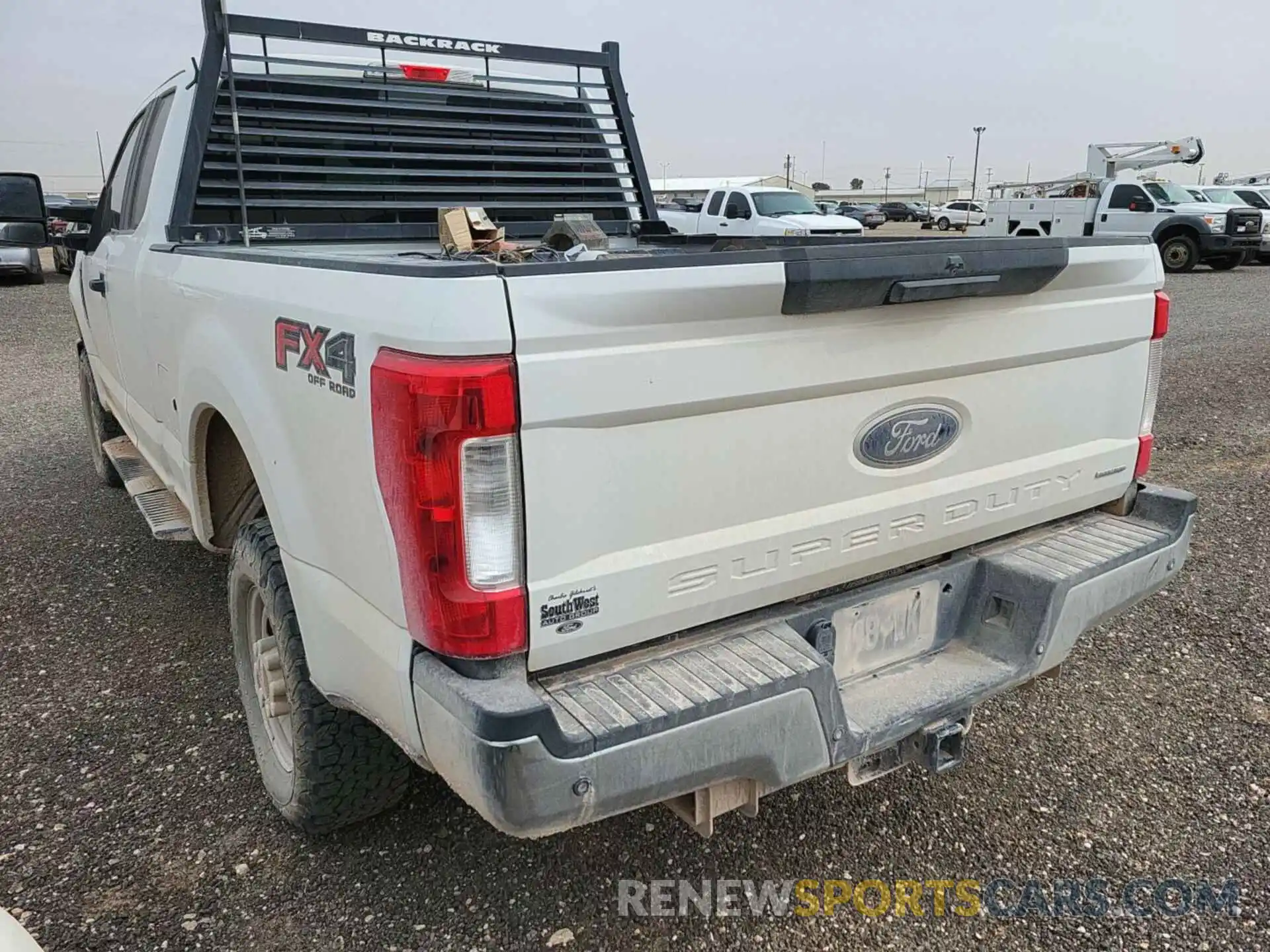 3 Photograph of a damaged car 1FT7X2B61KEC61909 FORD F250 2019