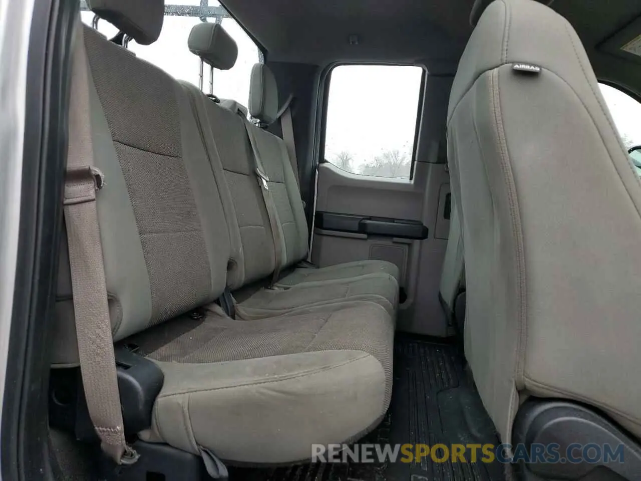 10 Photograph of a damaged car 1FT7X2B61KEF55620 FORD F250 2019