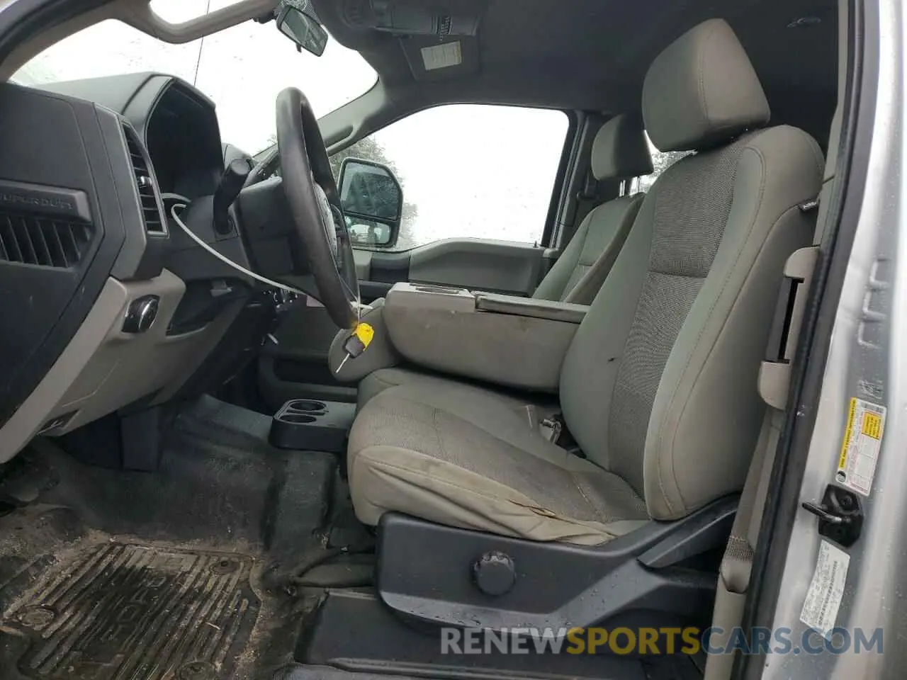 7 Photograph of a damaged car 1FT7X2B61KEF55620 FORD F250 2019
