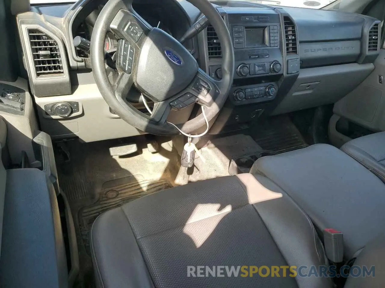 8 Photograph of a damaged car 1FT7X2B61KEG32082 FORD F250 2019