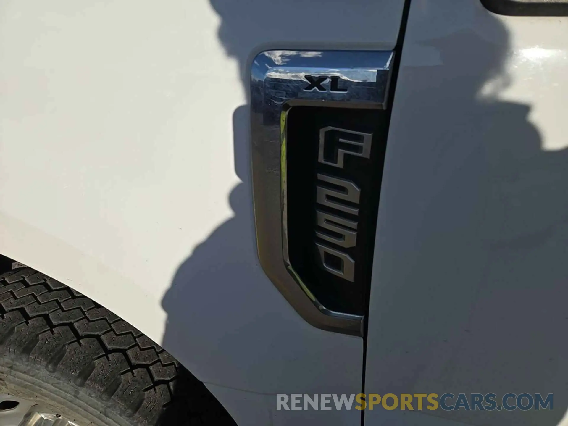 20 Photograph of a damaged car 1FT7X2B62KED19929 FORD F250 2019