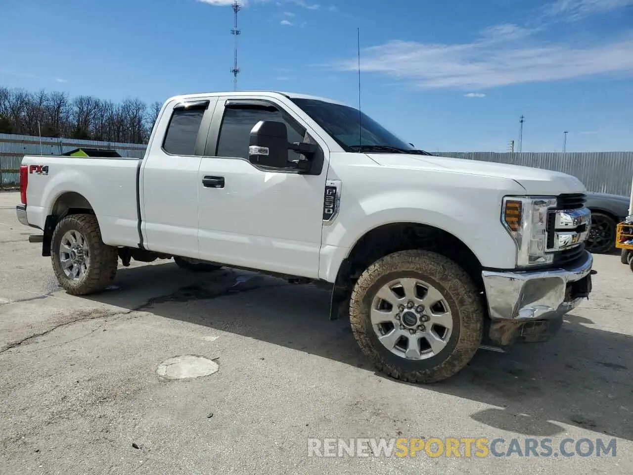 4 Photograph of a damaged car 1FT7X2B62KEF23095 FORD F250 2019