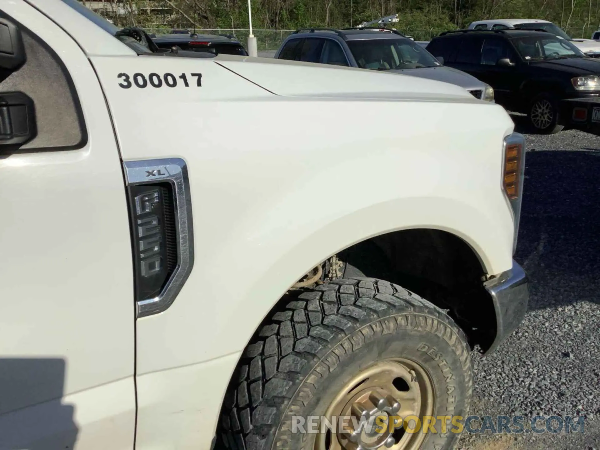 14 Photograph of a damaged car 1FT7X2B66KEC60951 FORD F250 2019