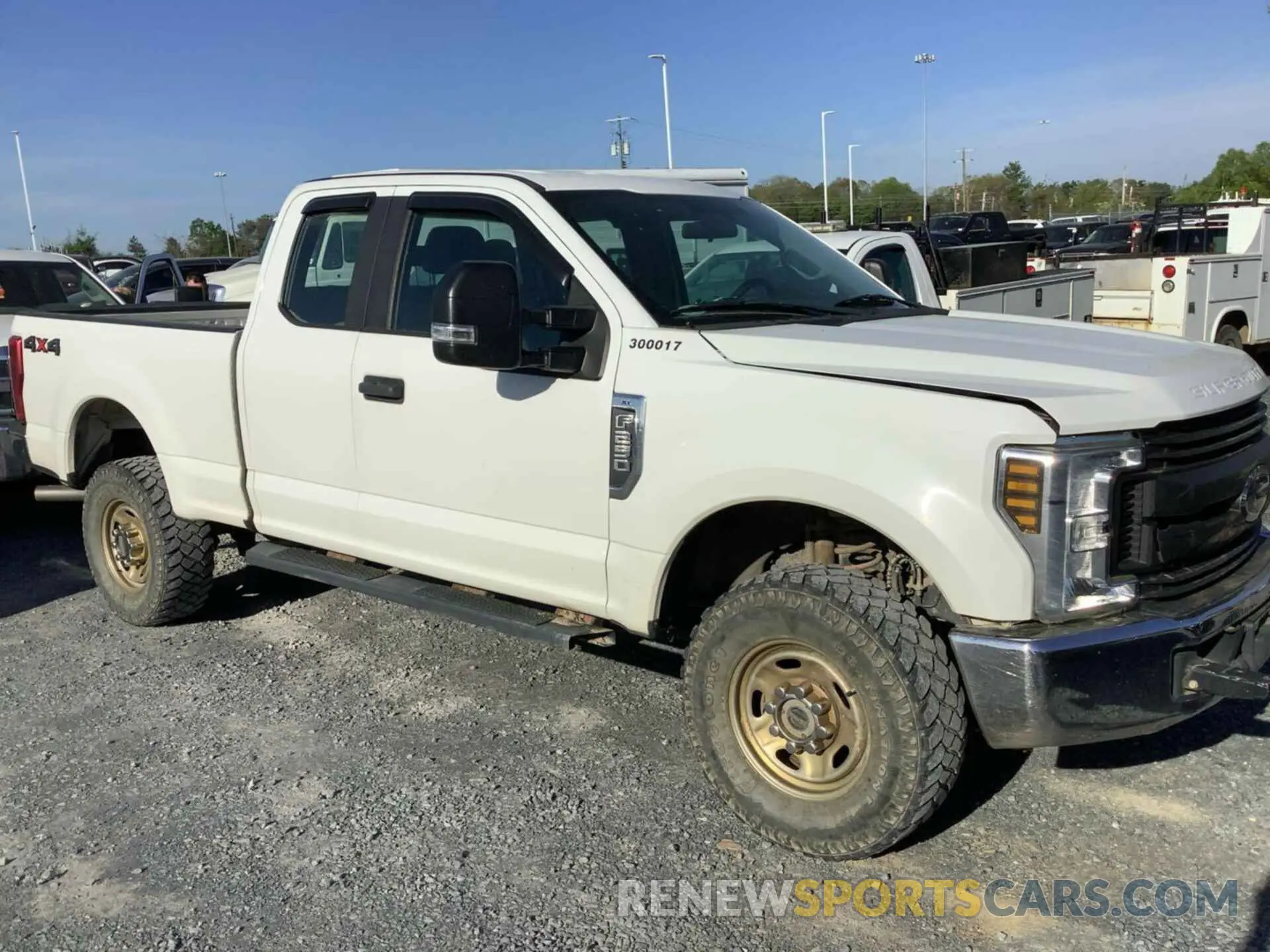 16 Photograph of a damaged car 1FT7X2B66KEC60951 FORD F250 2019
