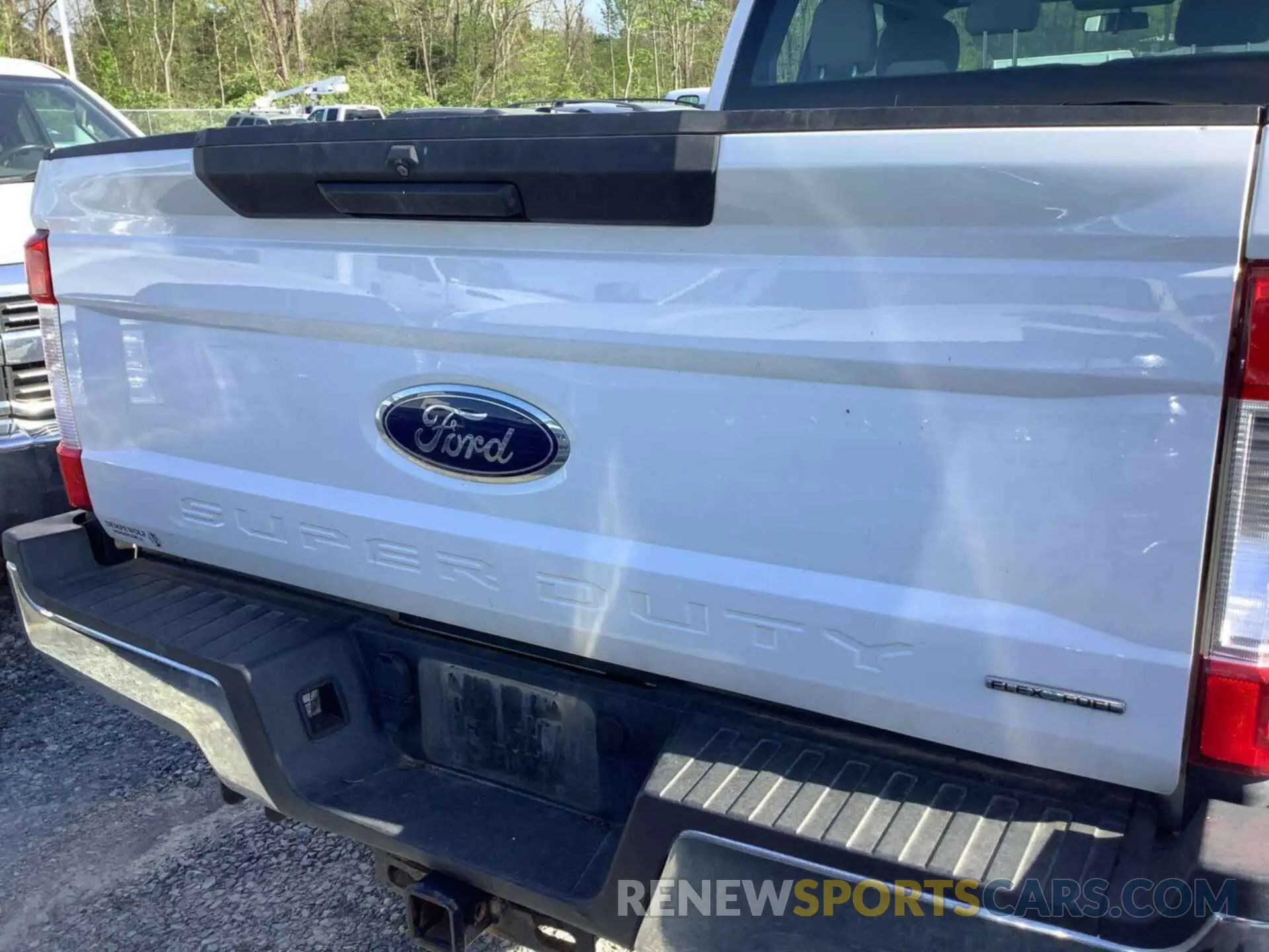 26 Photograph of a damaged car 1FT7X2B66KEC60951 FORD F250 2019