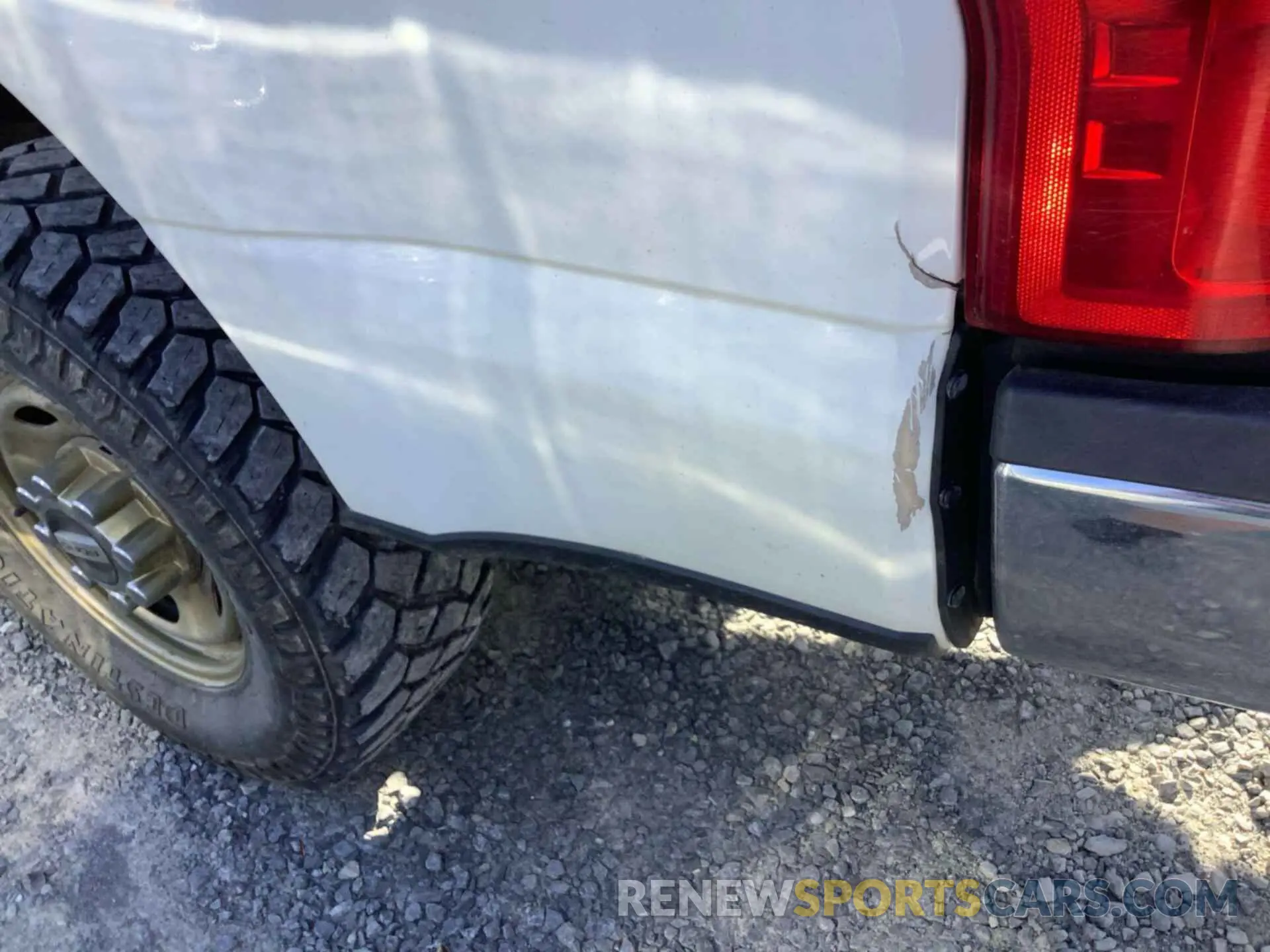 4 Photograph of a damaged car 1FT7X2B66KEC60951 FORD F250 2019