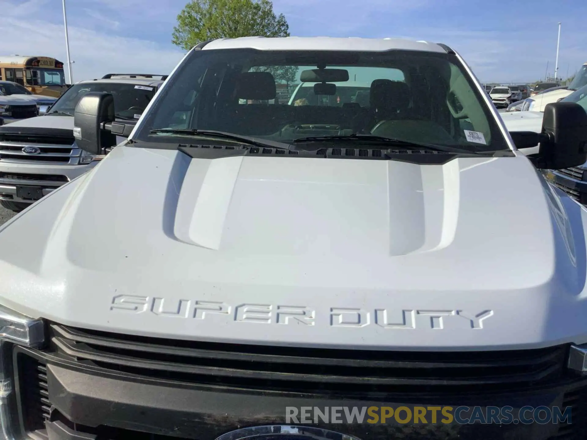 8 Photograph of a damaged car 1FT7X2B66KEC60951 FORD F250 2019