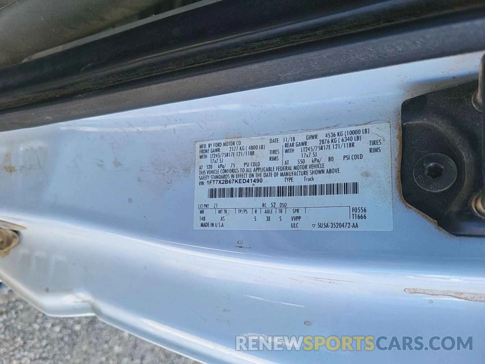 24 Photograph of a damaged car 1FT7X2B67KED41490 FORD F250 2019