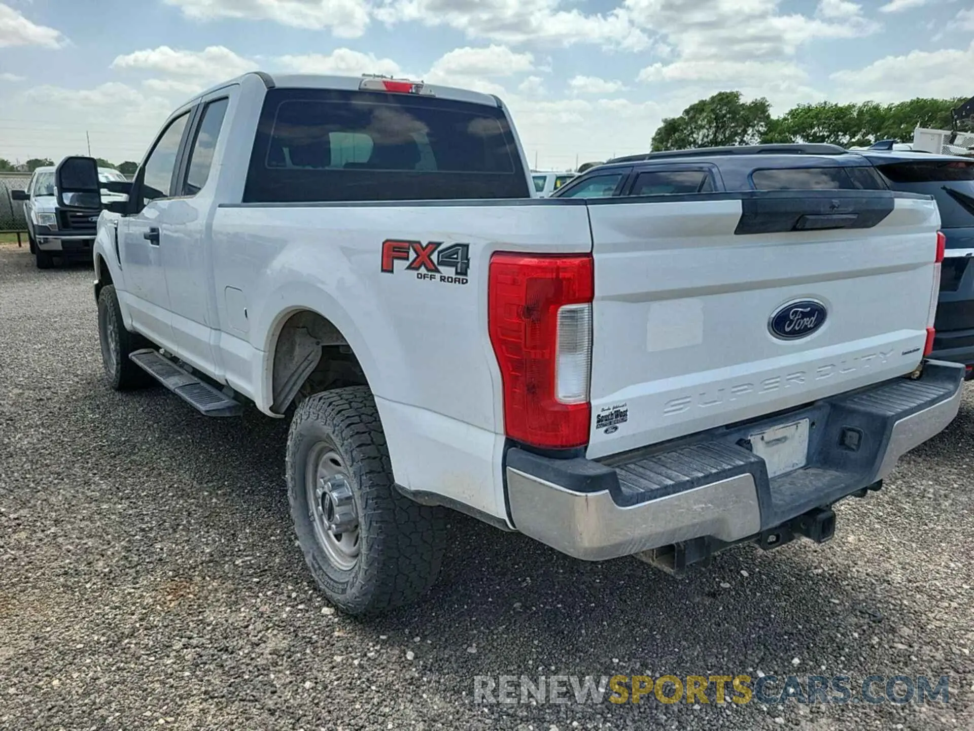 29 Photograph of a damaged car 1FT7X2B67KED41490 FORD F250 2019