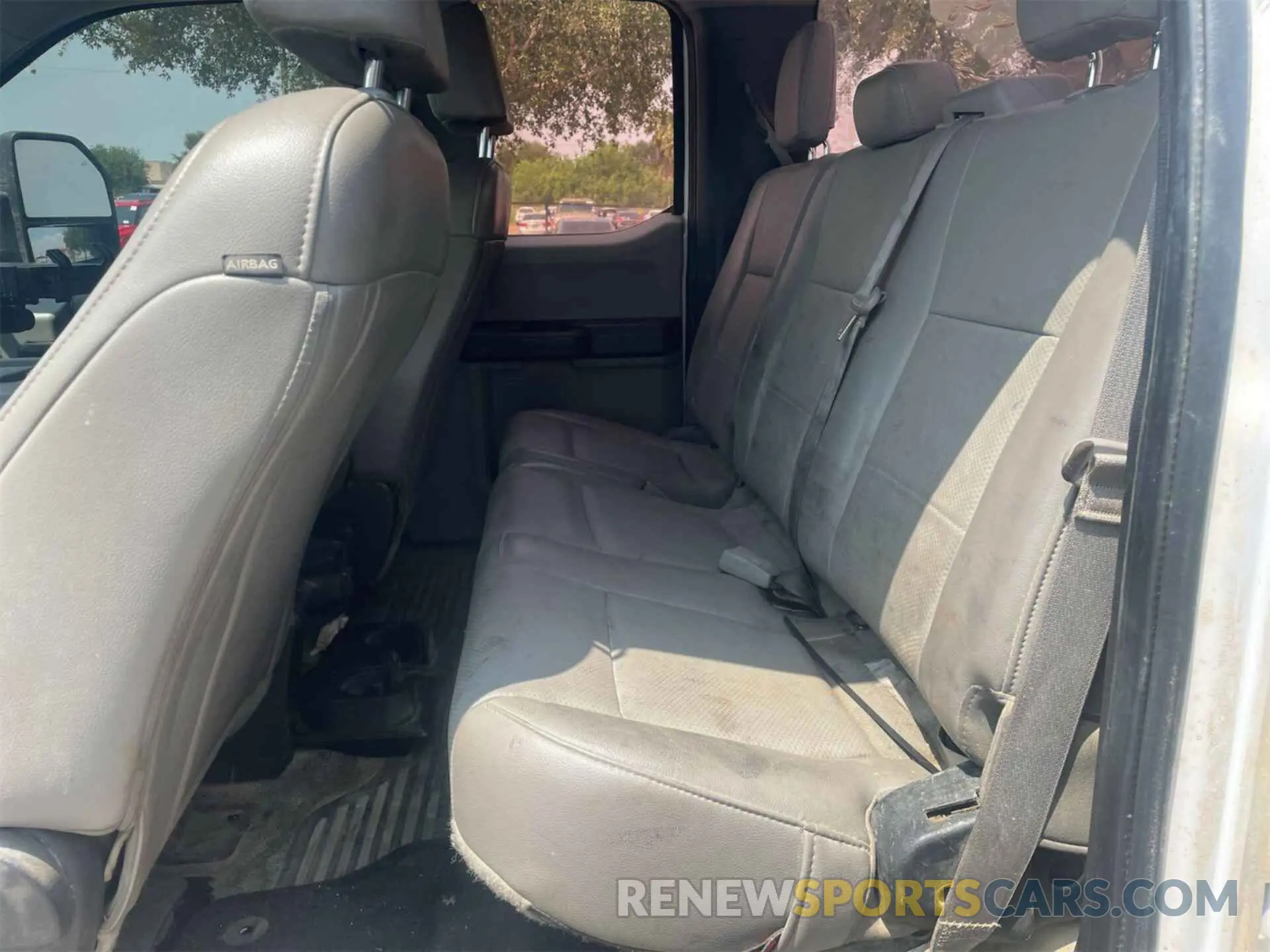 25 Photograph of a damaged car 1FT7X2B68KEF83088 FORD F250 2019
