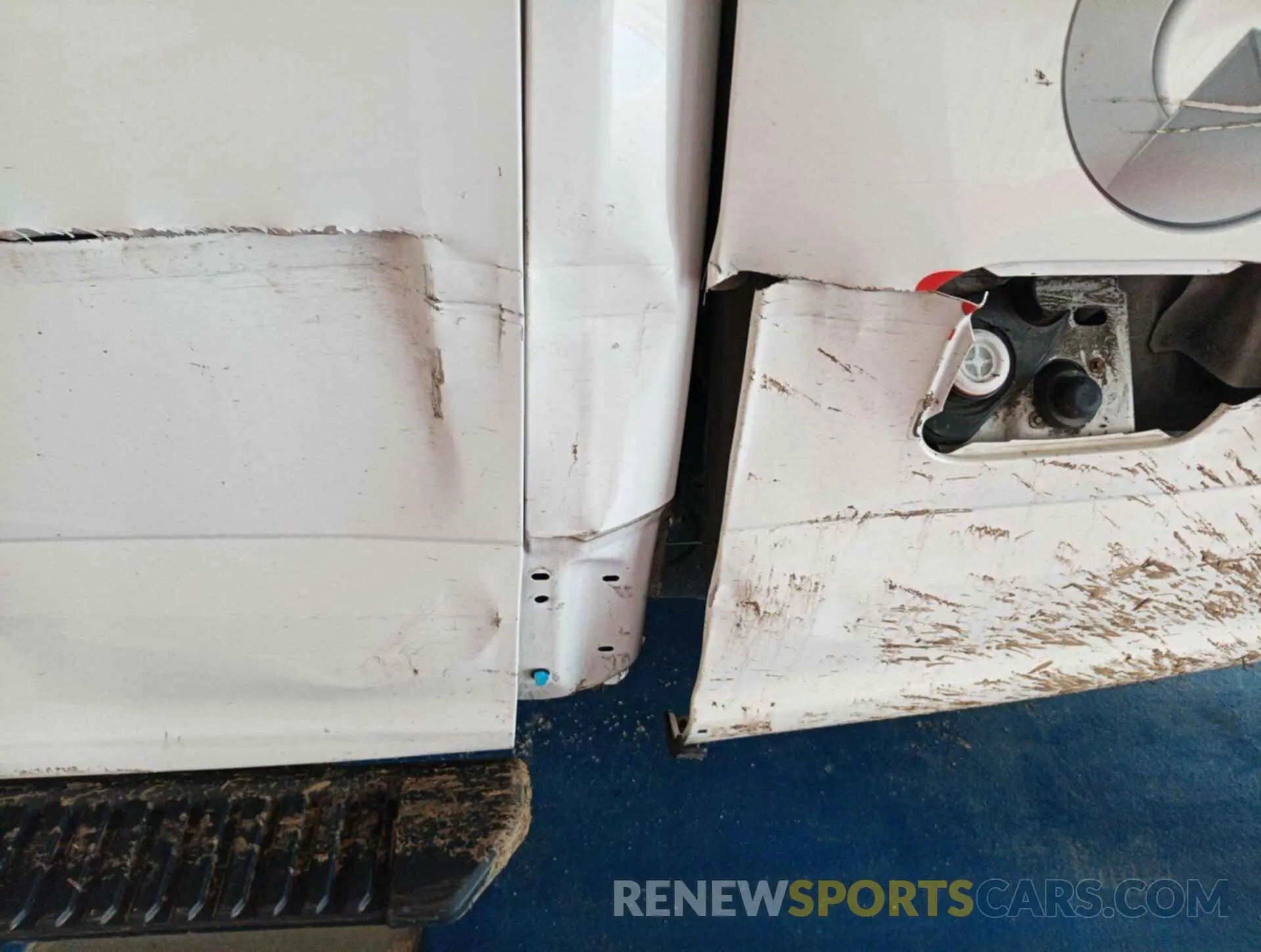 33 Photograph of a damaged car 1FT7X2B68KEG19653 FORD F250 2019