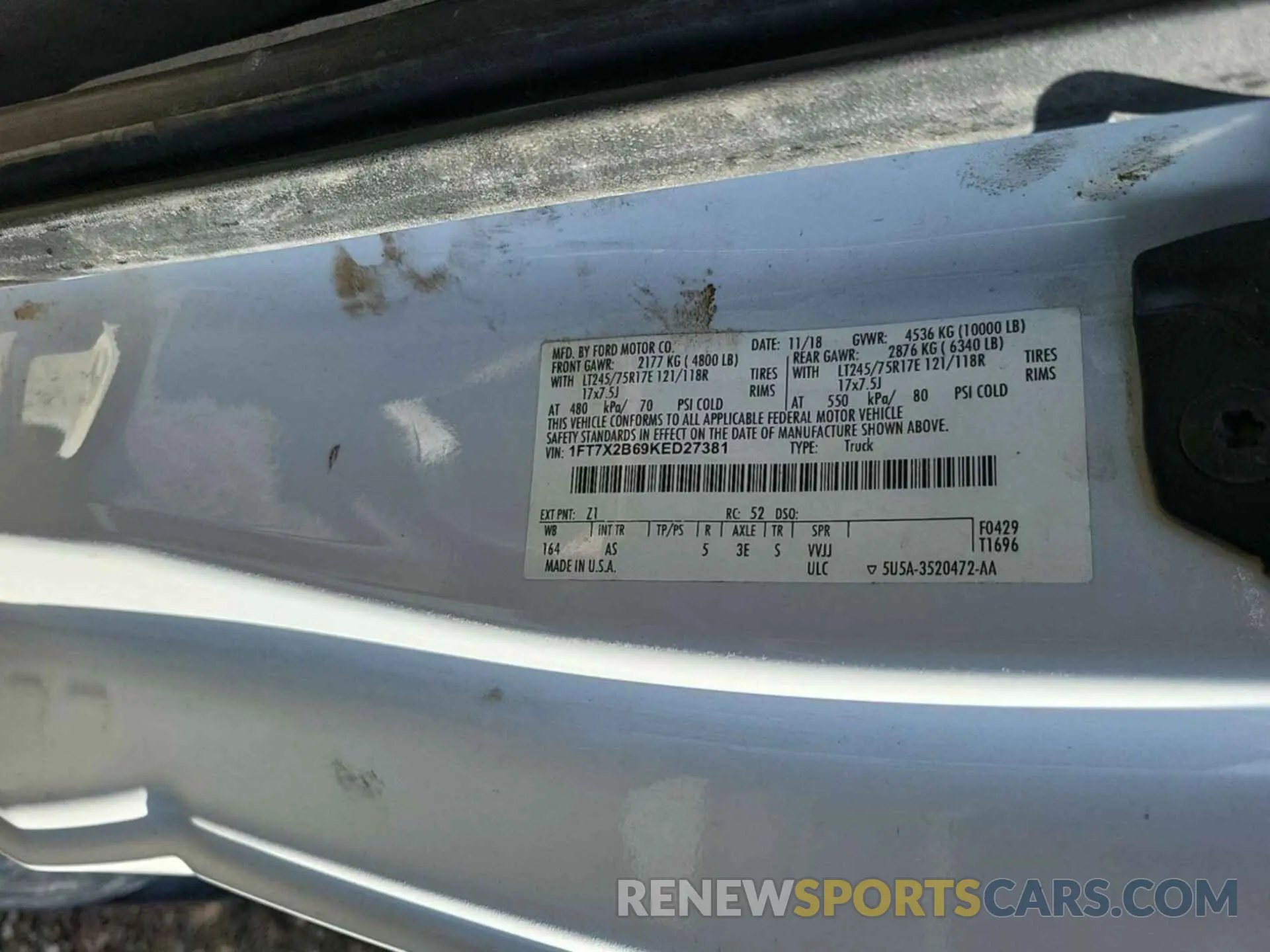 11 Photograph of a damaged car 1FT7X2B69KED27381 FORD F250 2019