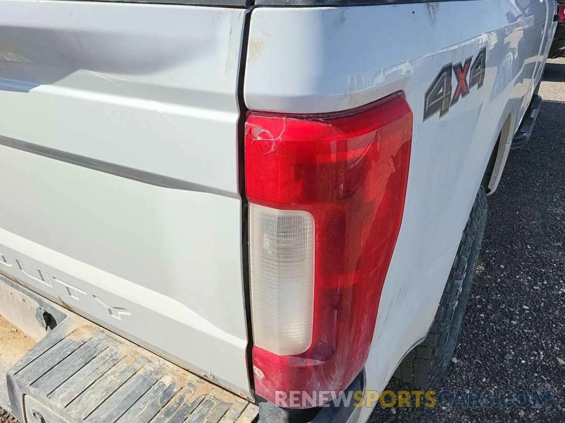 13 Photograph of a damaged car 1FT7X2B69KED27381 FORD F250 2019