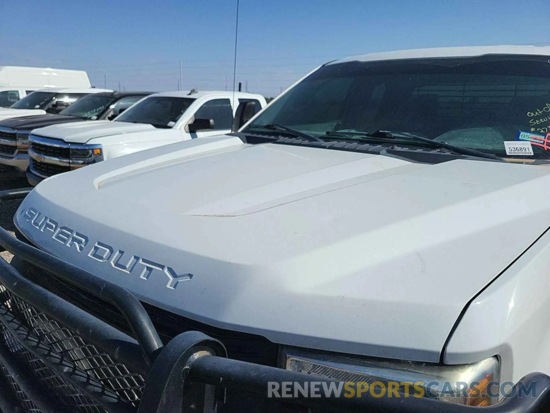 18 Photograph of a damaged car 1FT7X2B69KED27381 FORD F250 2019