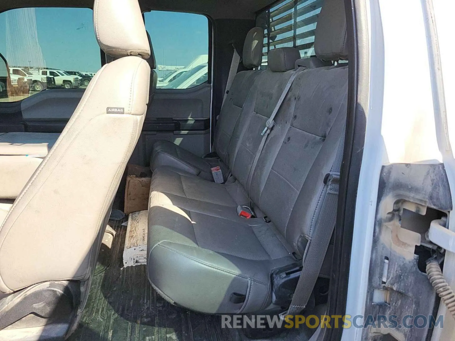 24 Photograph of a damaged car 1FT7X2B69KED27381 FORD F250 2019