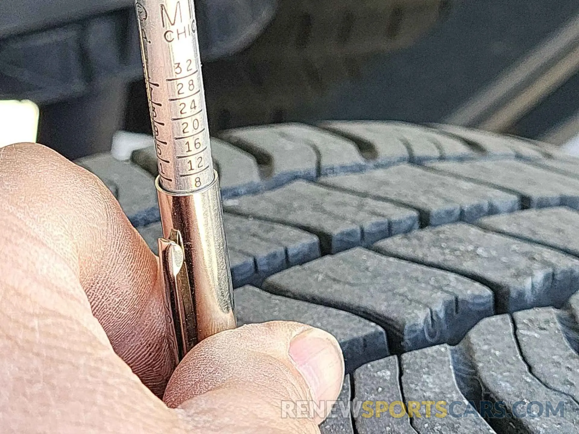 8 Photograph of a damaged car 1FT7X2B69KEG11724 FORD F250 2019