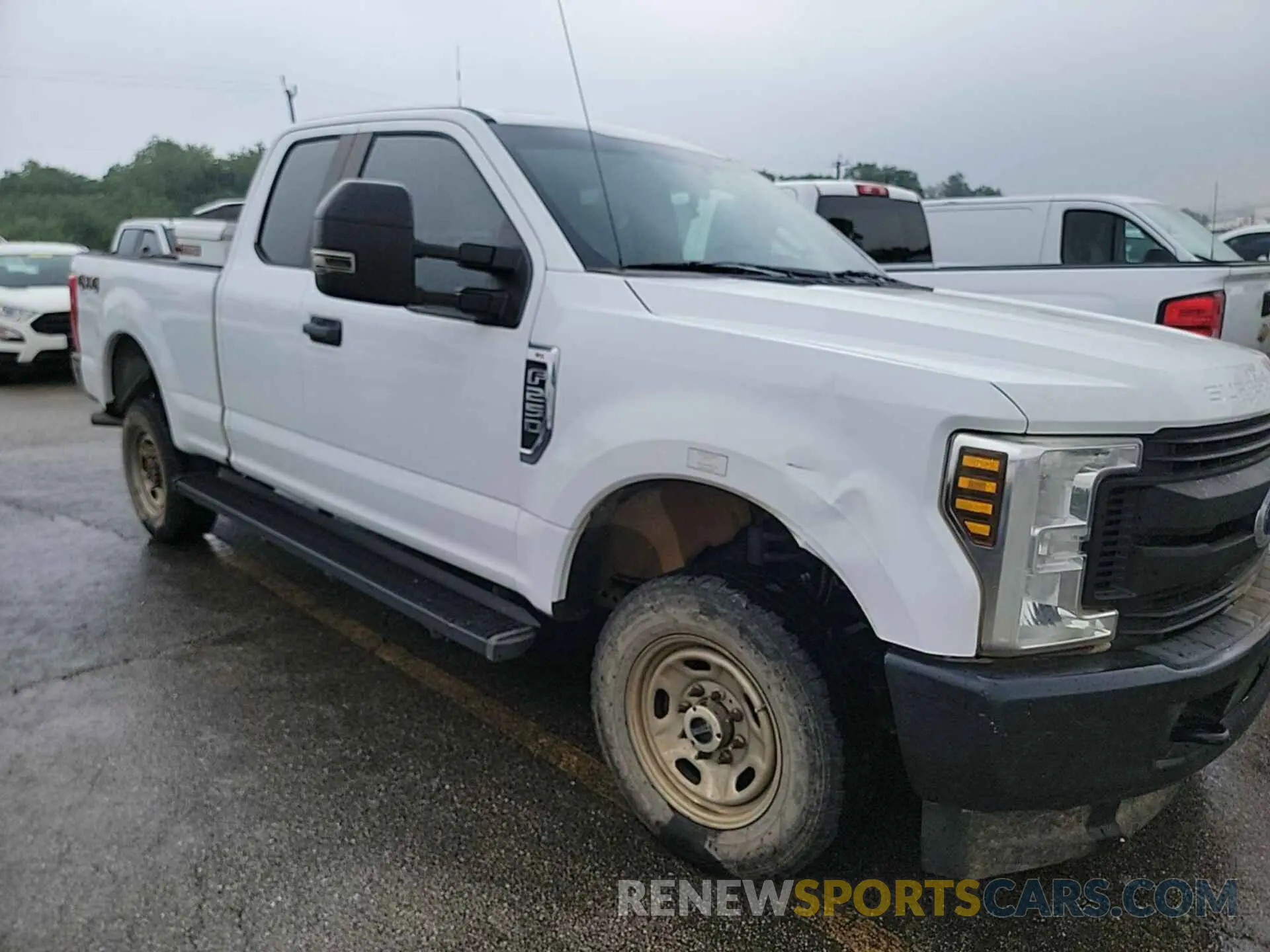 10 Photograph of a damaged car 1FT7X2B6XKEG11621 FORD F250 2019