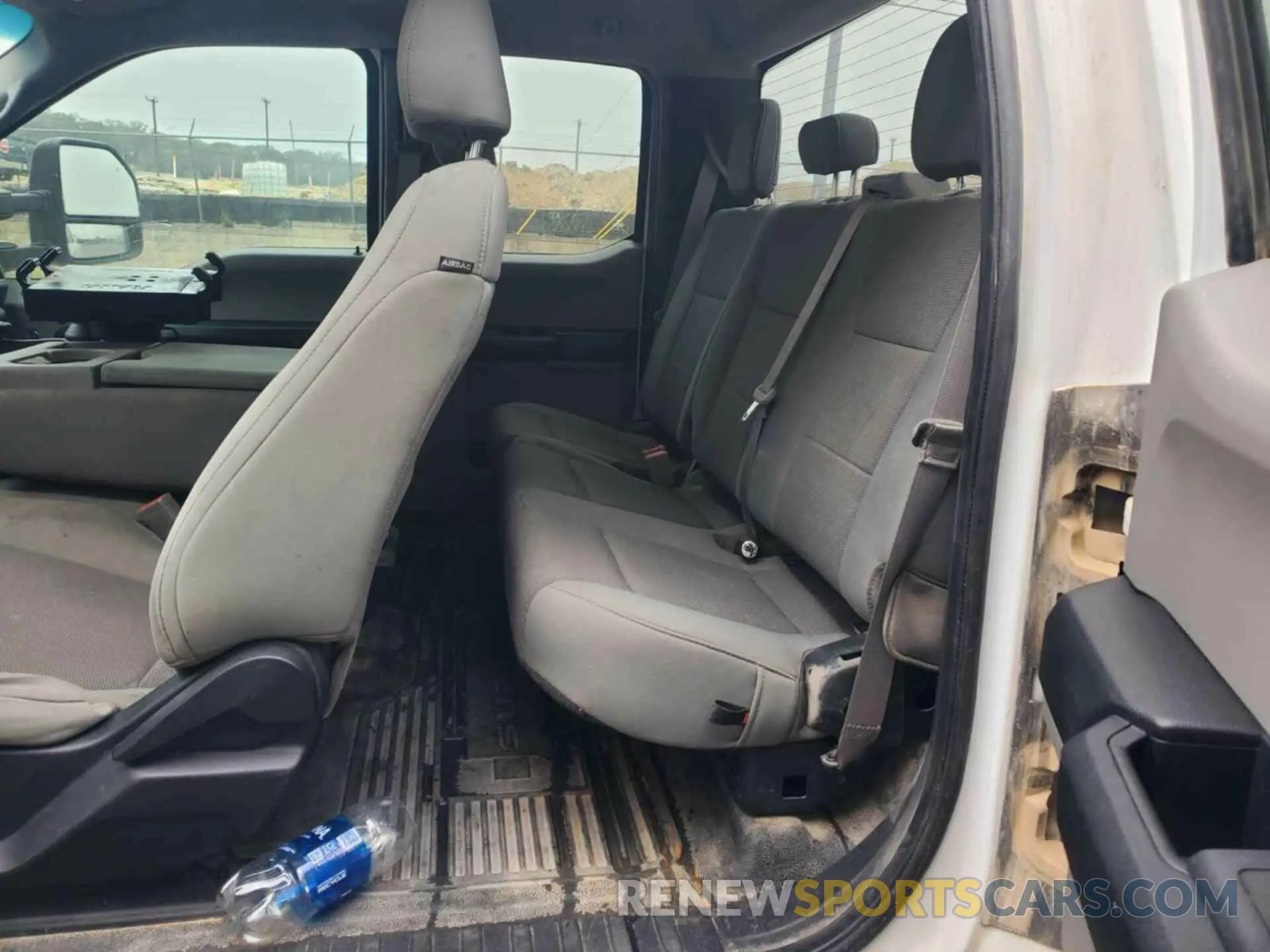 17 Photograph of a damaged car 1FT7X2B6XKEG11621 FORD F250 2019