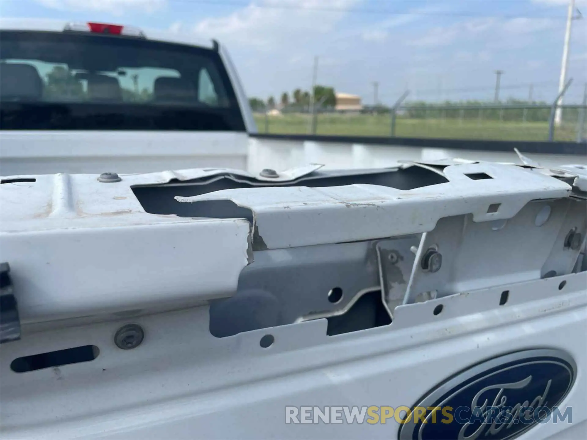 14 Photograph of a damaged car 1FTBF2A69KEC83087 FORD F250 2019