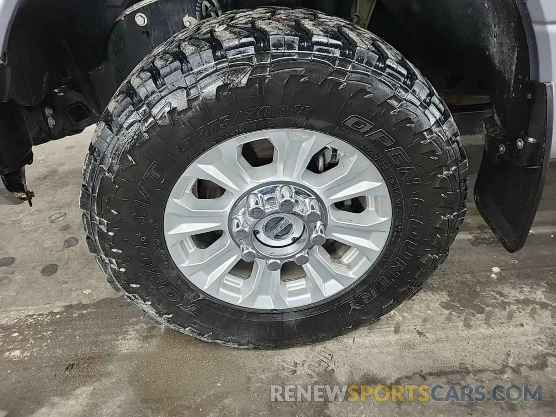 32 Photograph of a damaged car 1FT7W2B63LED61353 FORD F250 2020
