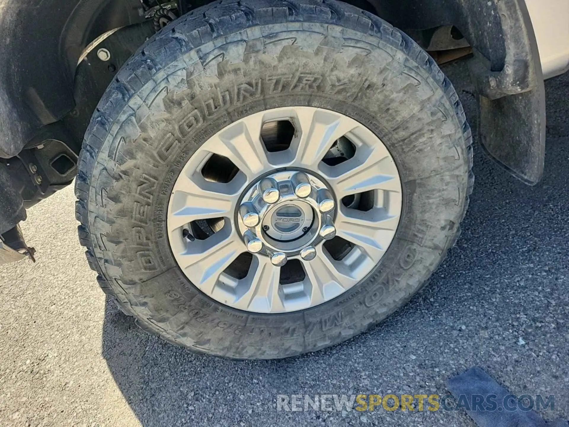 36 Photograph of a damaged car 1FT7W2B63LED61353 FORD F250 2020