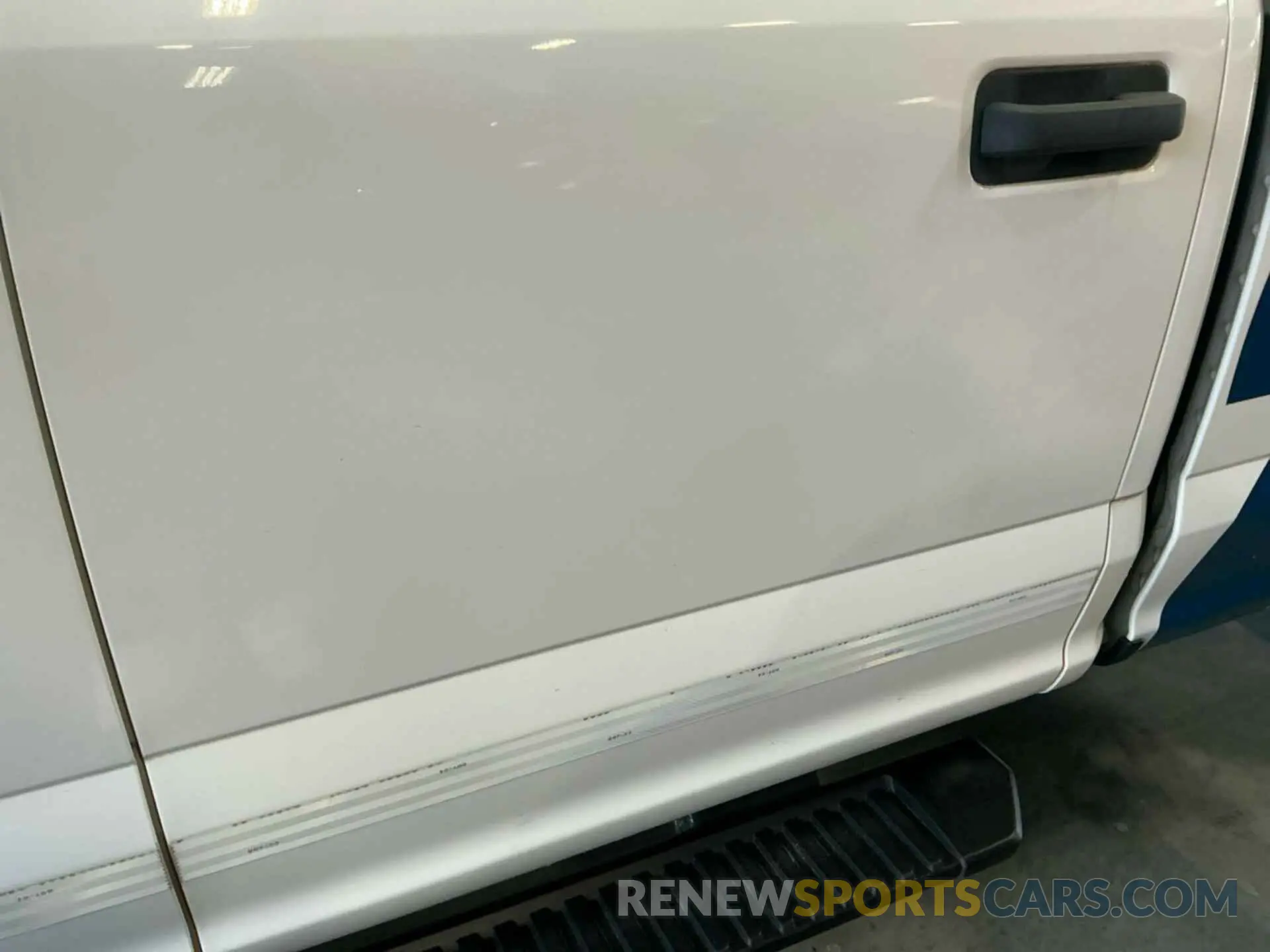 19 Photograph of a damaged car 1FT7W2B65LEE53984 FORD F250 2020