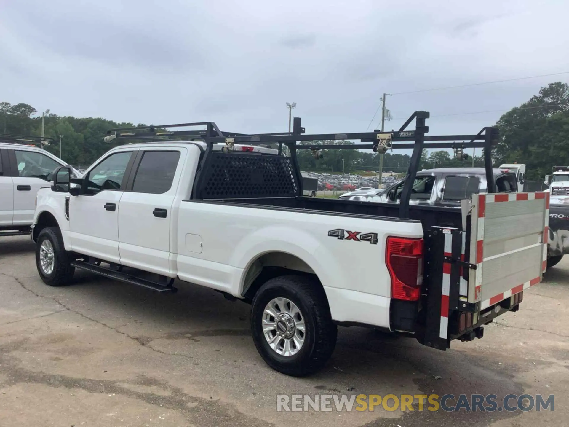 25 Photograph of a damaged car 1FT7W2B65LEE53984 FORD F250 2020