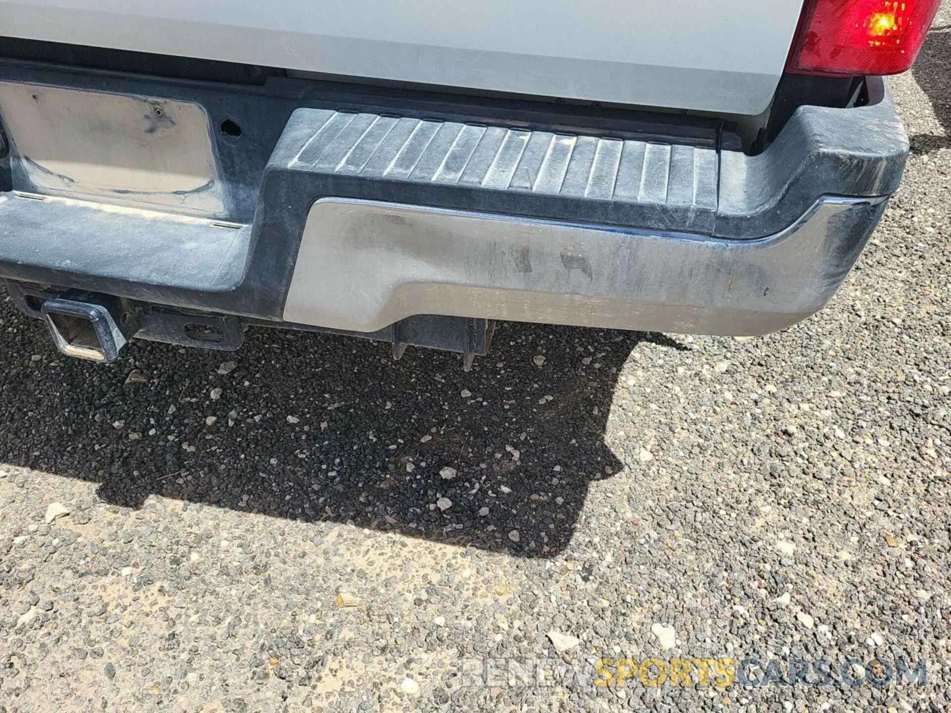 18 Photograph of a damaged car 1FT7W2B66LEE28348 FORD F250 2020