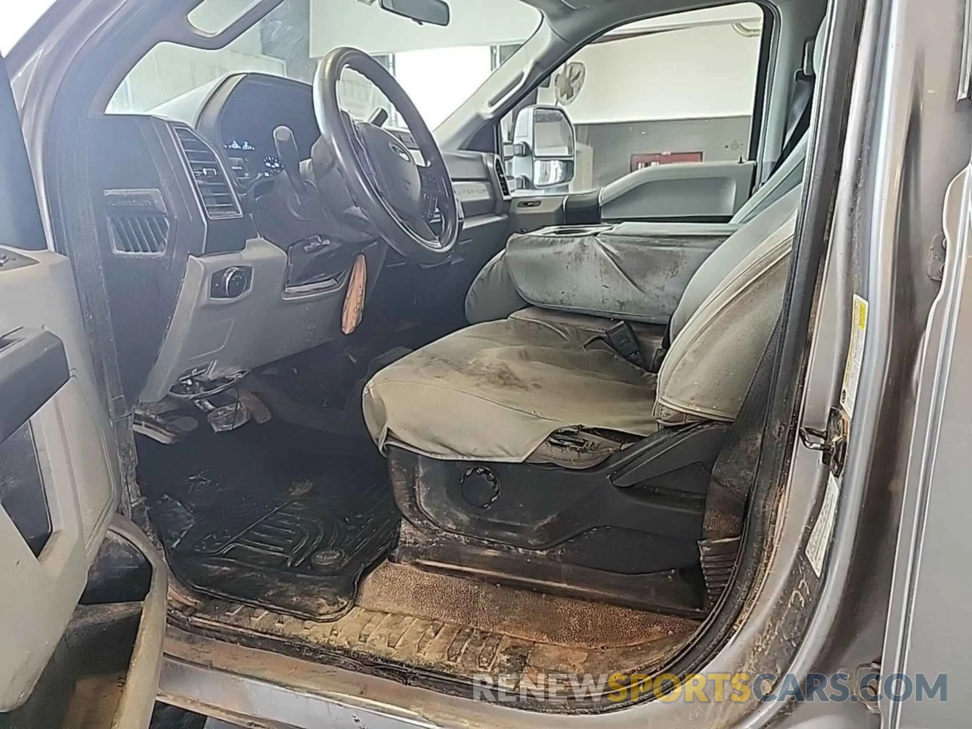 13 Photograph of a damaged car 1FT7W2B68LED61333 FORD F250 2020