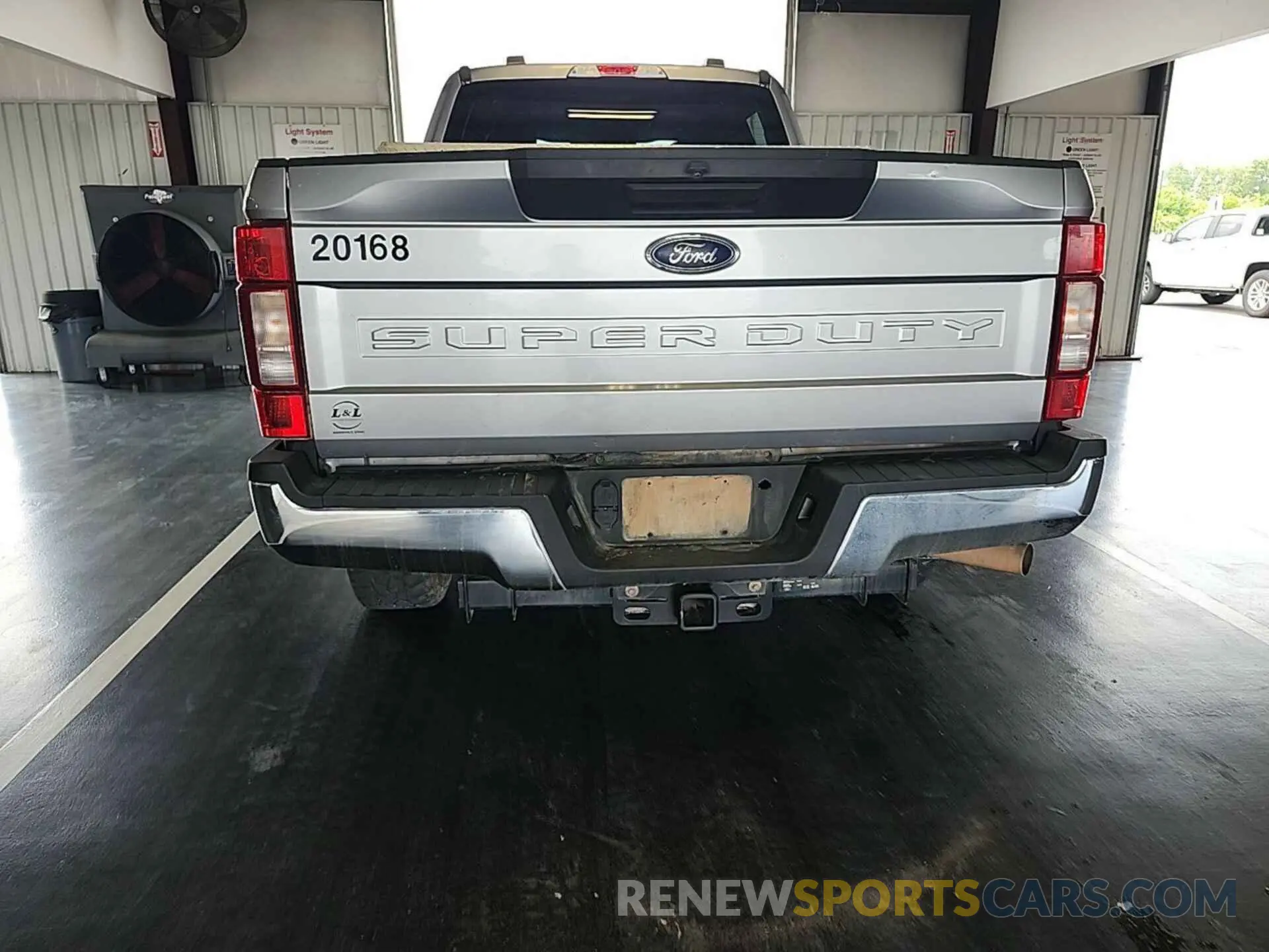 16 Photograph of a damaged car 1FT7W2B68LED61333 FORD F250 2020