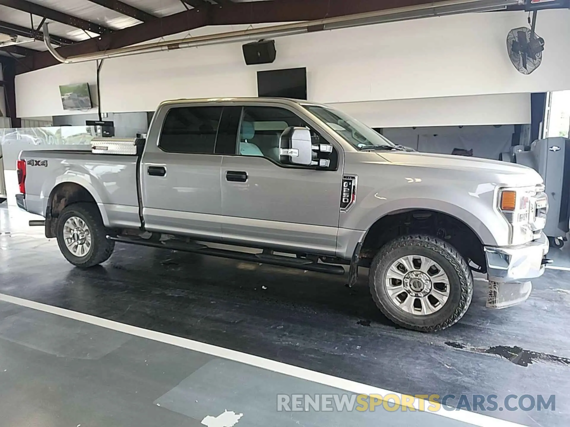 21 Photograph of a damaged car 1FT7W2B68LED61333 FORD F250 2020