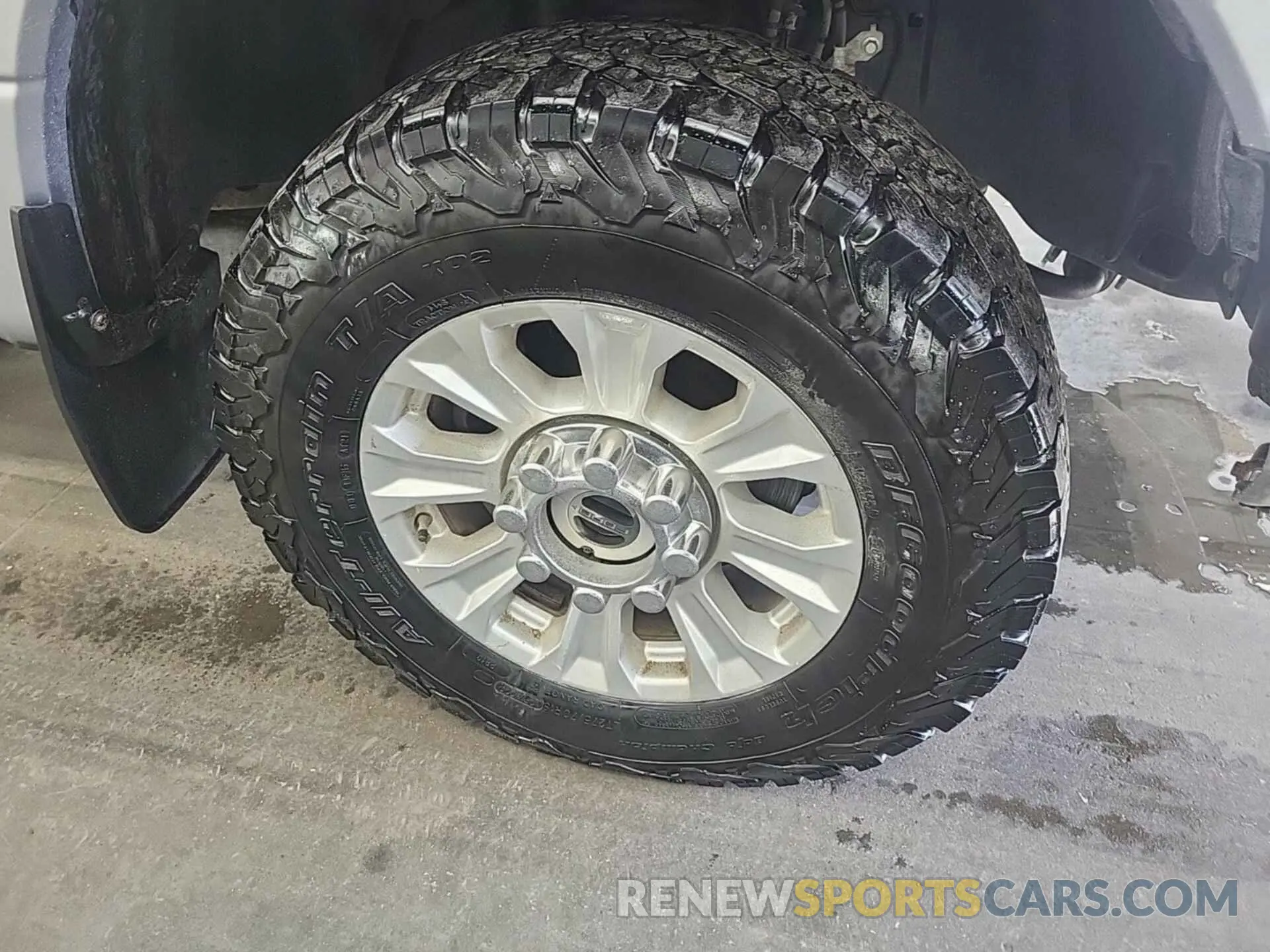 37 Photograph of a damaged car 1FT7W2B6XLED61351 FORD F250 2020