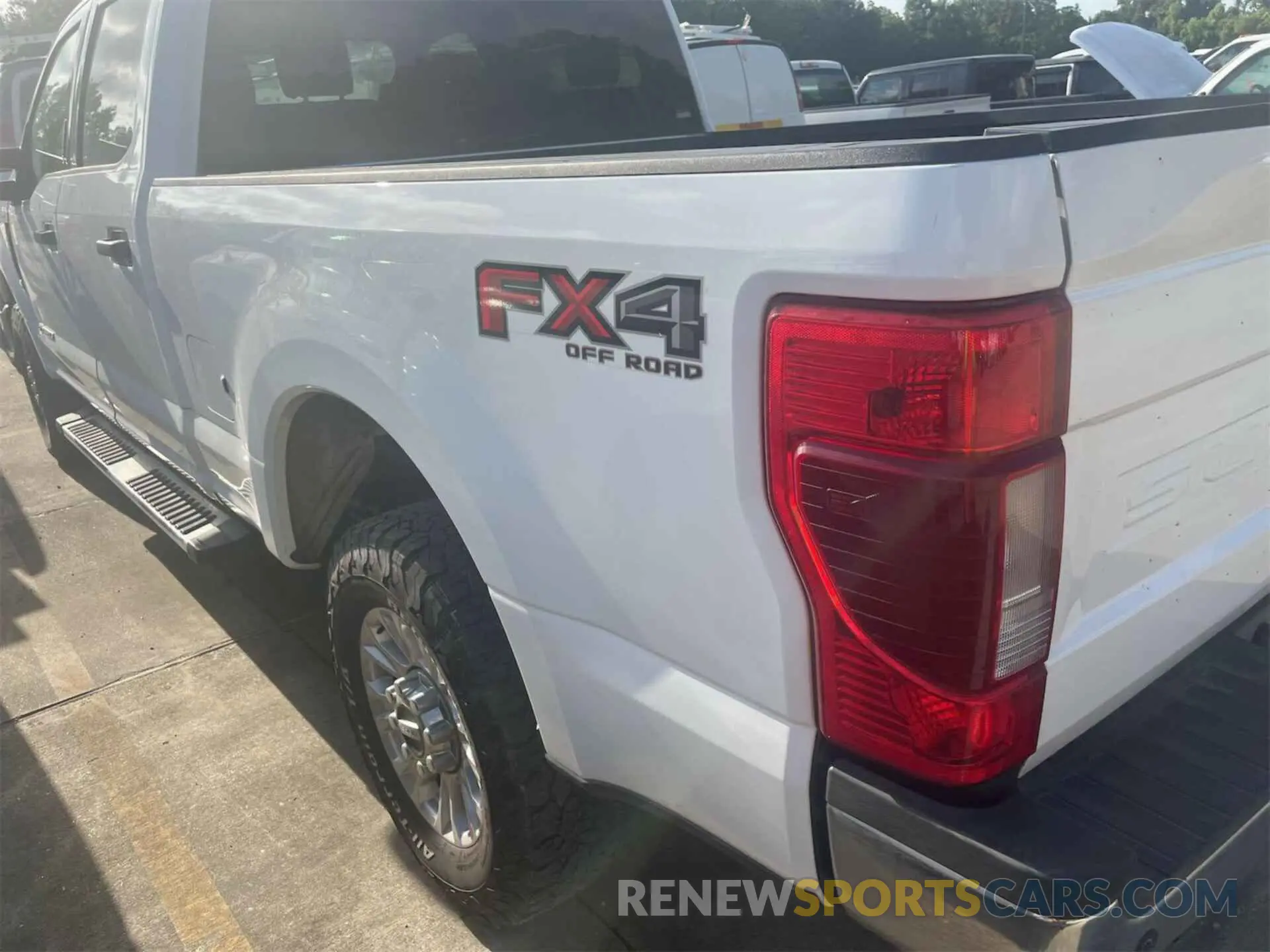 18 Photograph of a damaged car 1FT7W2BT8LED70894 FORD F250 2020