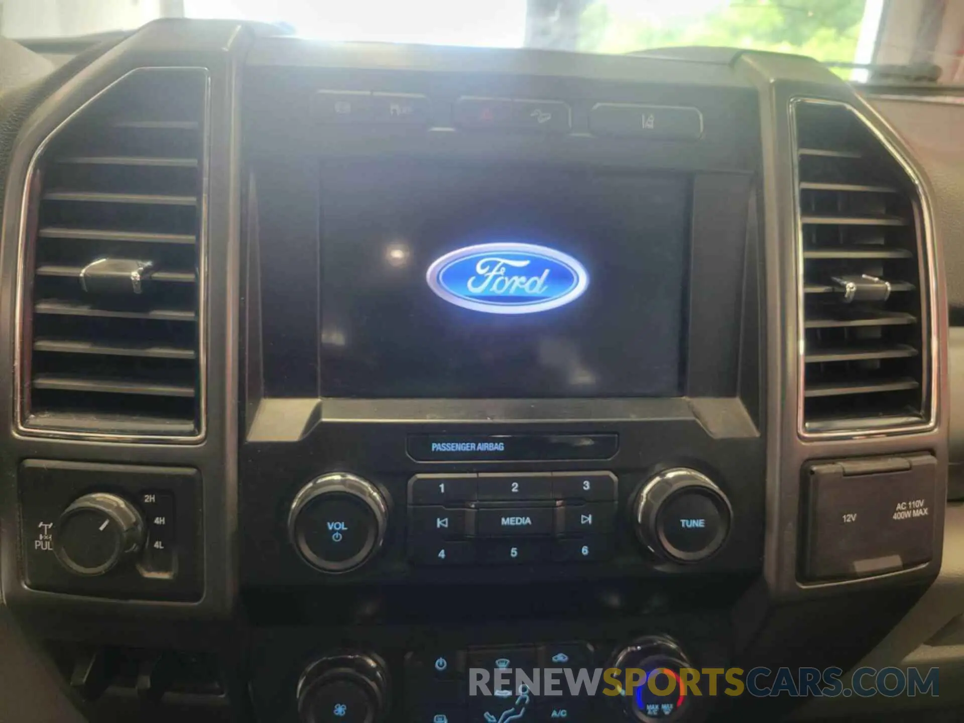 24 Photograph of a damaged car 1FT7W2BT8LED70894 FORD F250 2020
