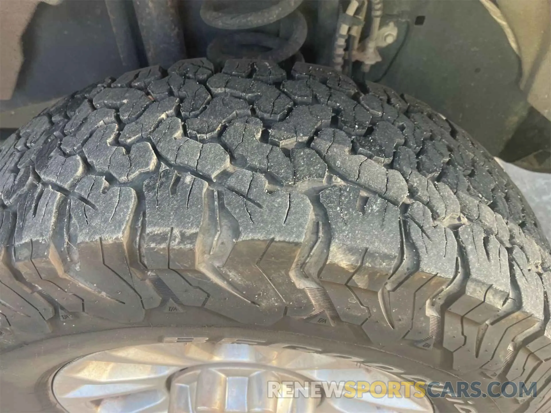 6 Photograph of a damaged car 1FT7W2BT8LED70894 FORD F250 2020