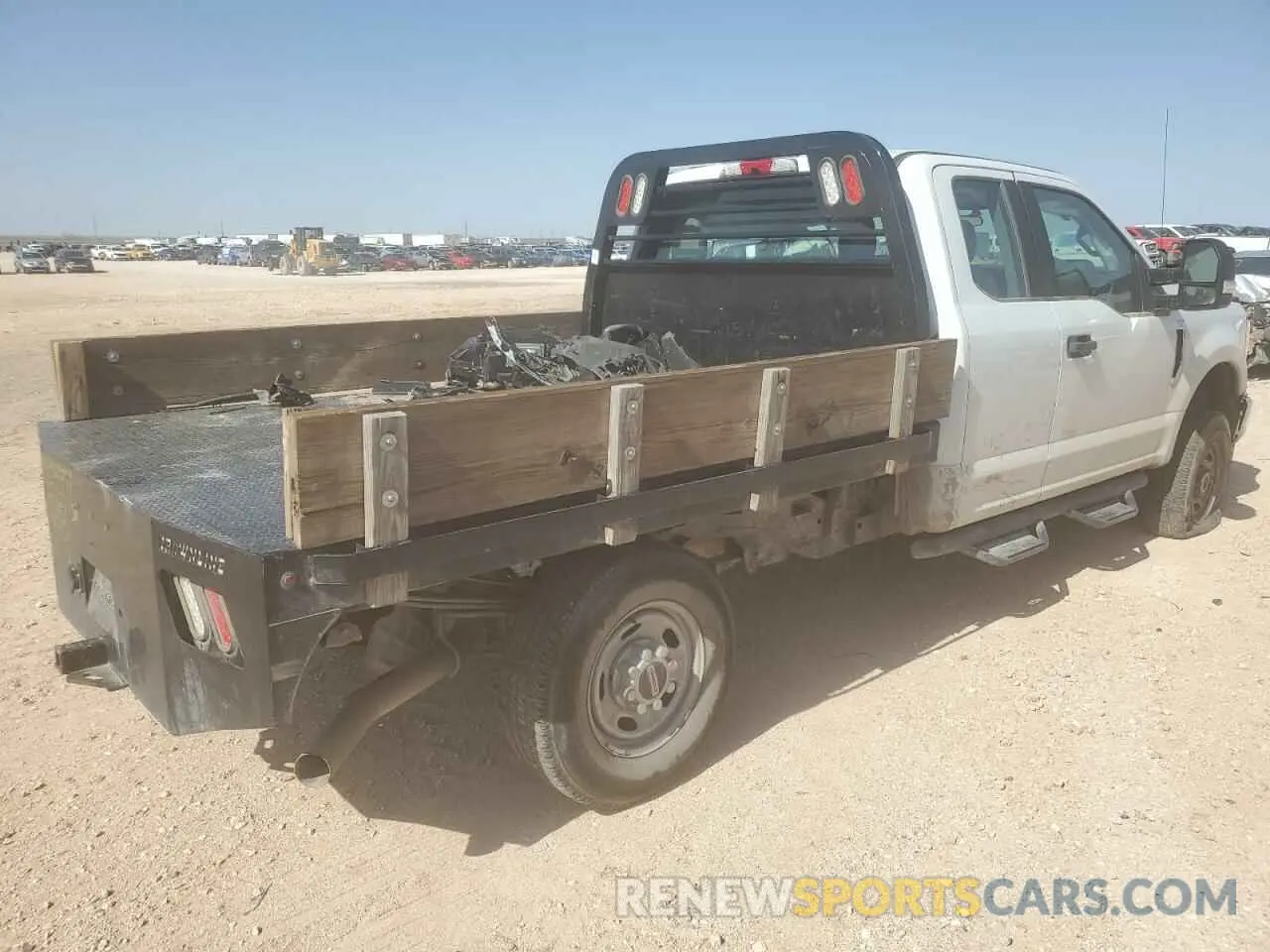 3 Photograph of a damaged car 1FT7X2B63LED78022 FORD F250 2020