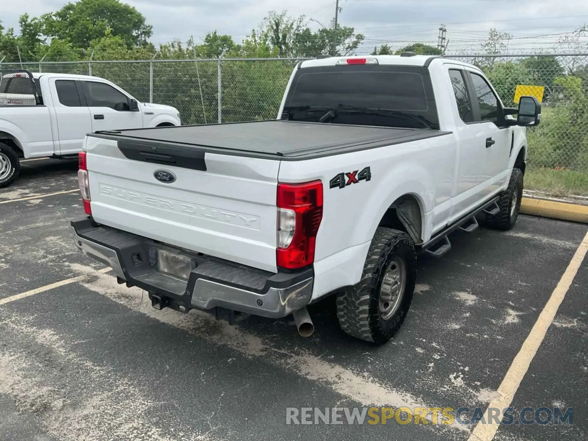11 Photograph of a damaged car 1FT7X2B6XLEE33369 FORD F250 2020
