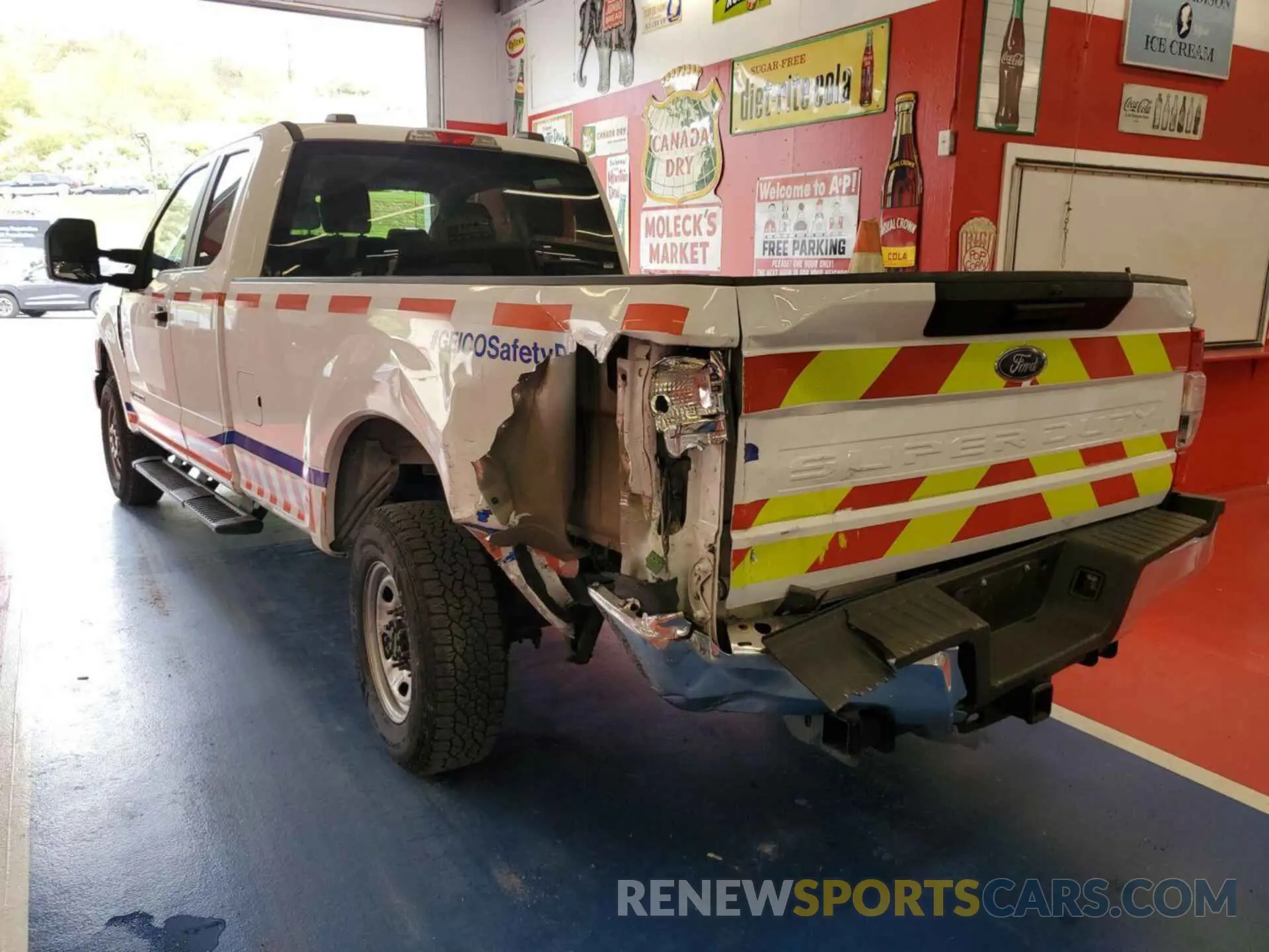 11 Photograph of a damaged car 1FT7X2BT6LEE50448 FORD F250 2020