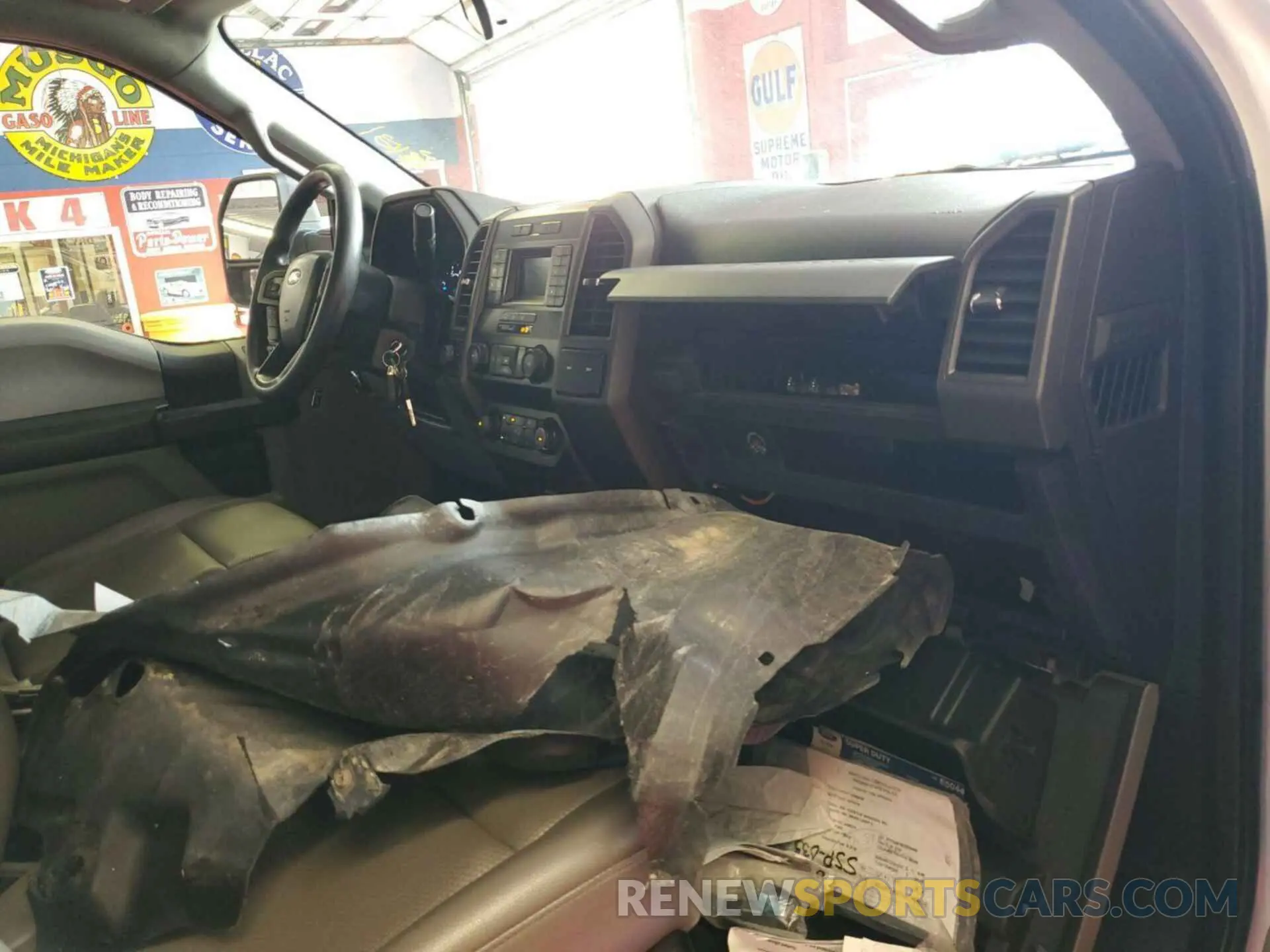 26 Photograph of a damaged car 1FT7X2BT6LEE50448 FORD F250 2020
