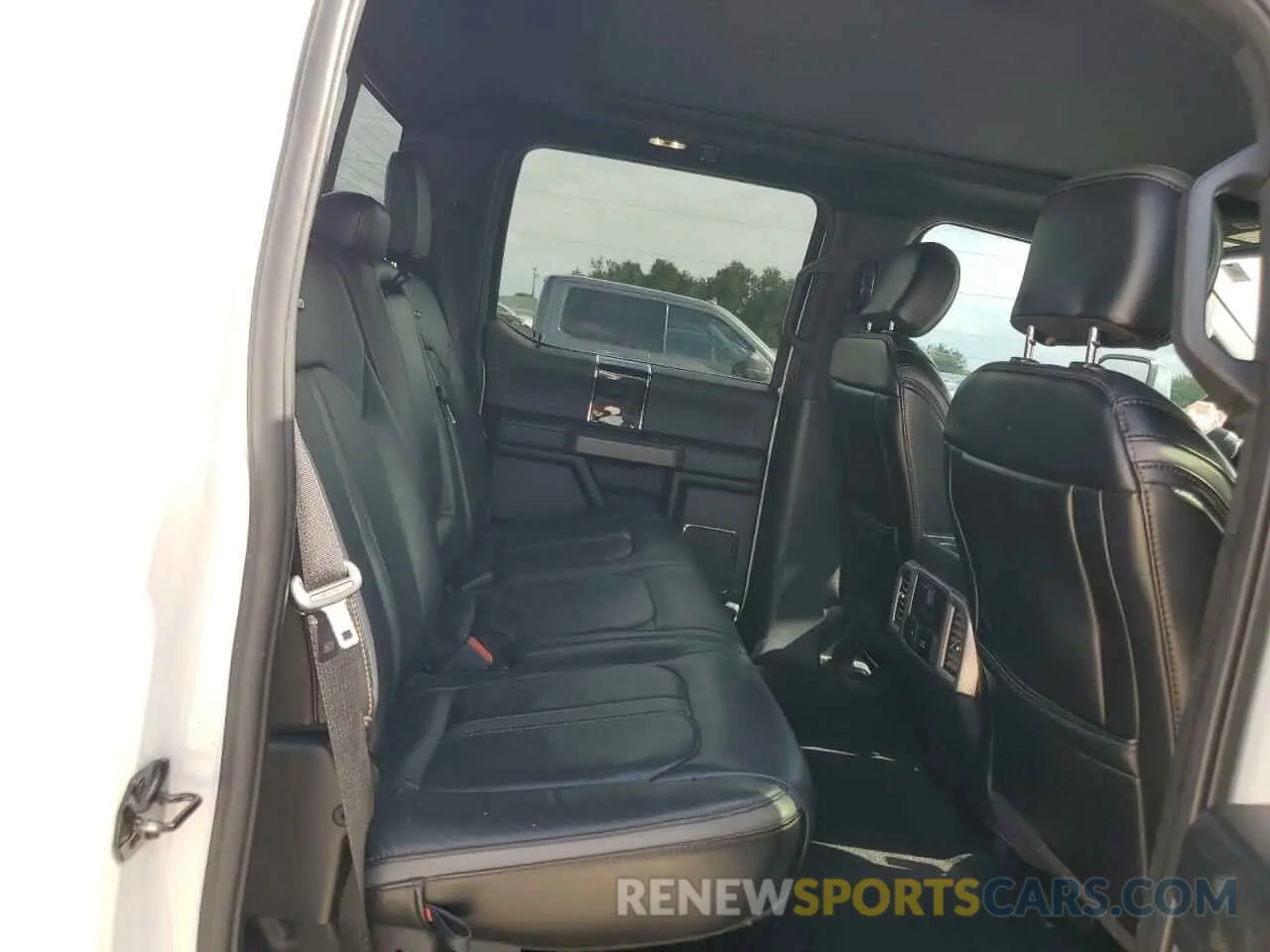 10 Photograph of a damaged car 1FT8W2BT1LEC87618 FORD F250 2020