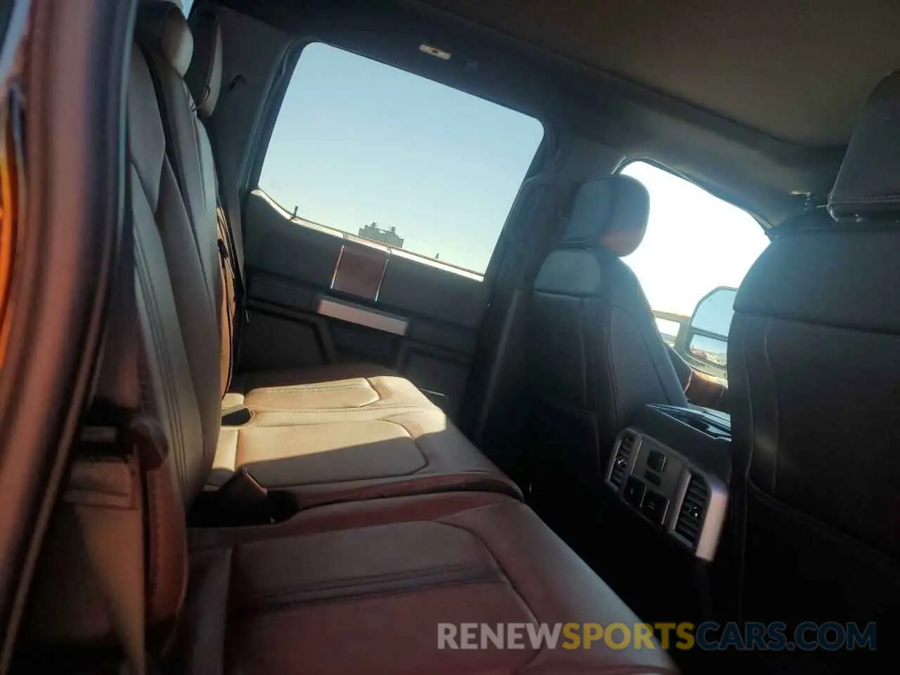 10 Photograph of a damaged car 1FT8W2BT5LEC88402 FORD F250 2020