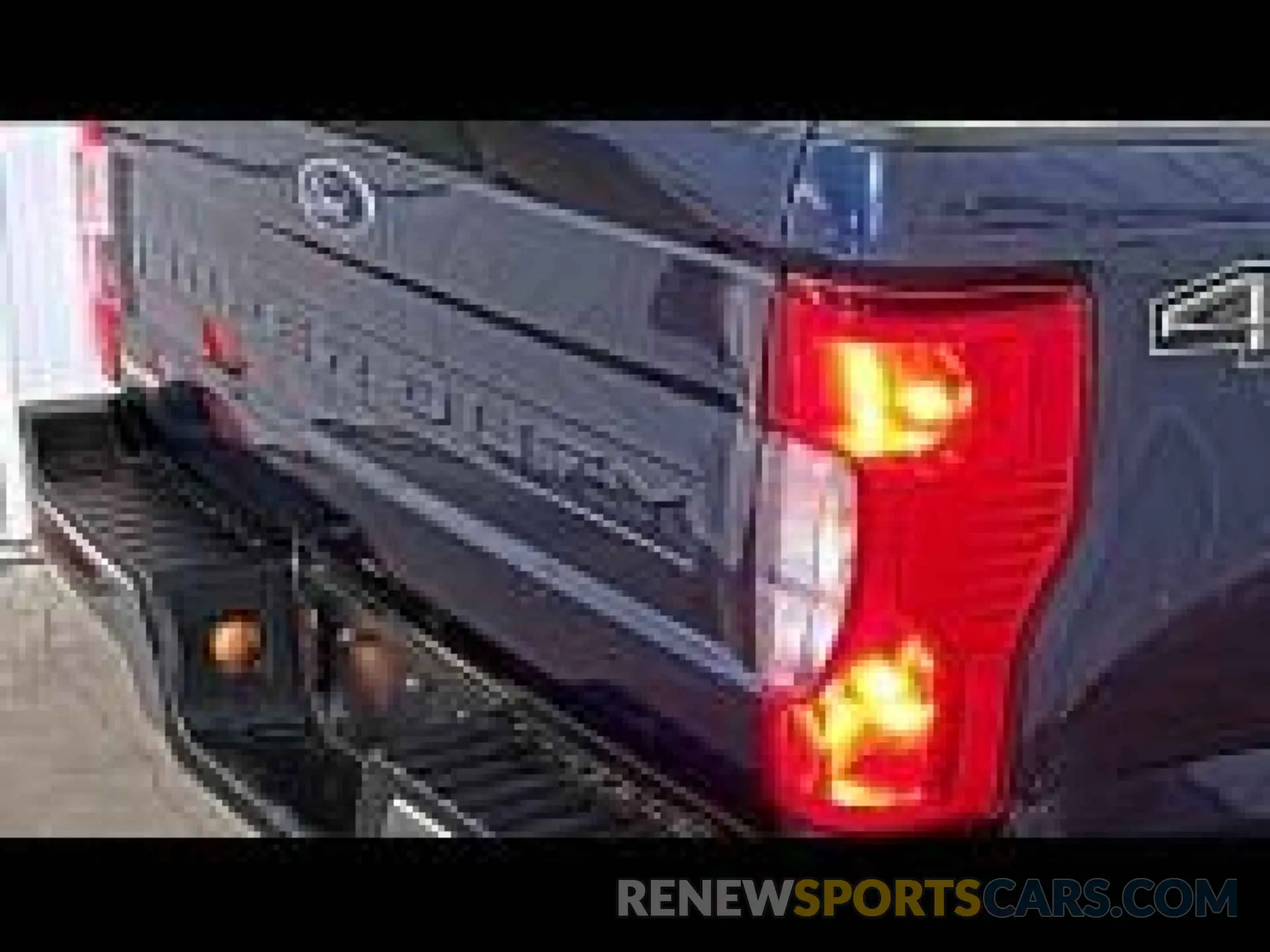 18 Photograph of a damaged car 1FTBF2B69LED71007 FORD F250 2020