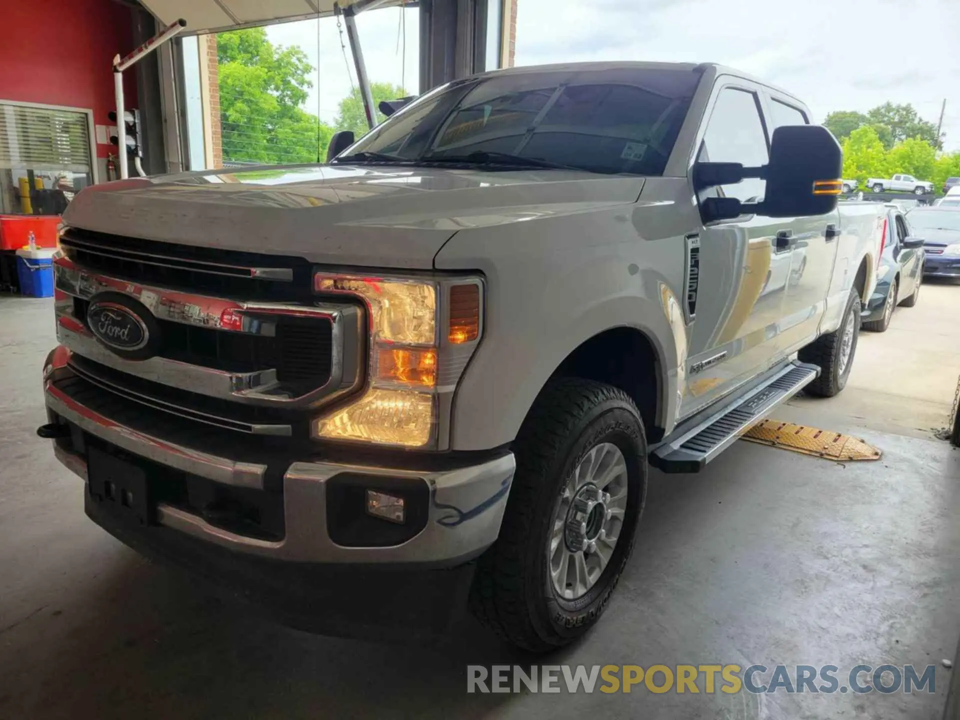 17 Photograph of a damaged car 1FT7W2BT4MED57335 FORD F250 2021