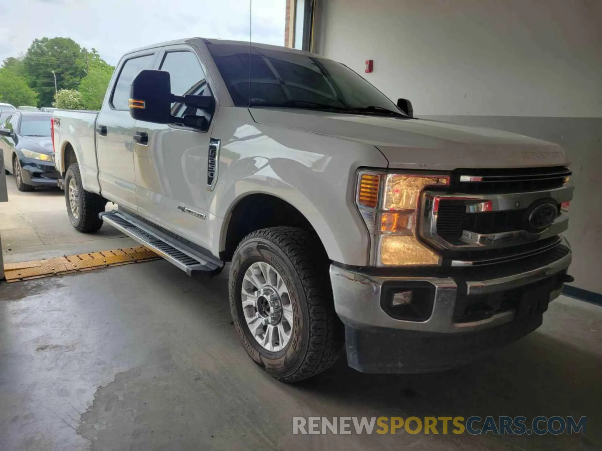 18 Photograph of a damaged car 1FT7W2BT4MED57335 FORD F250 2021
