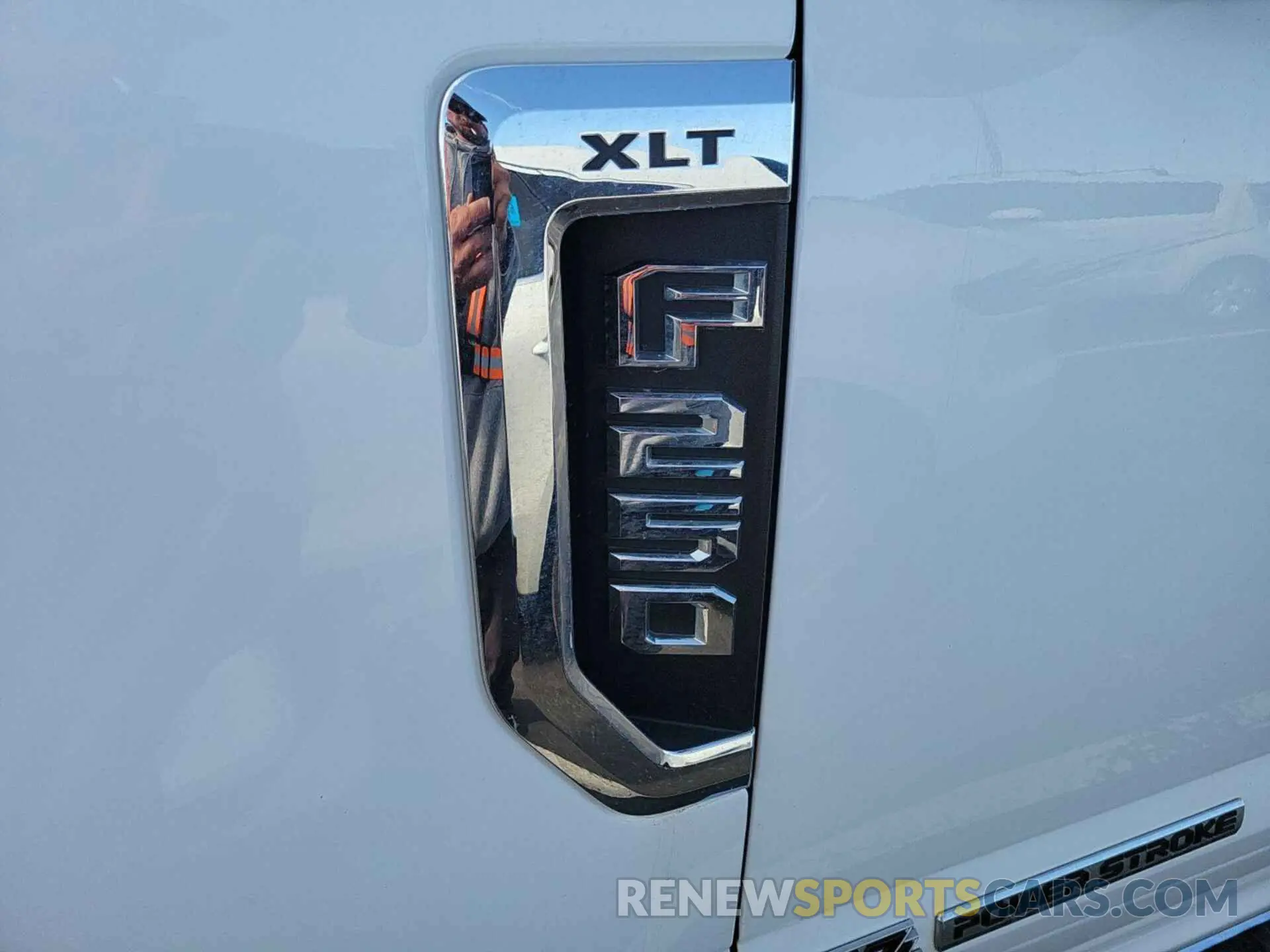 19 Photograph of a damaged car 1FT7W2BT8MED57452 FORD F250 2021